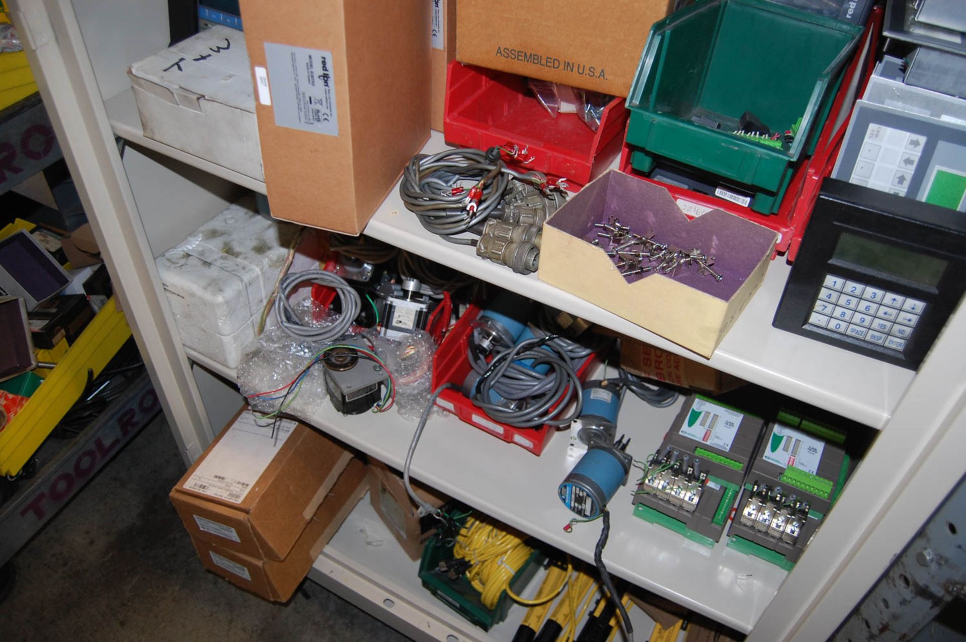 CABINET WITH ASSORTED ELECTRICAL - Image 3 of 3