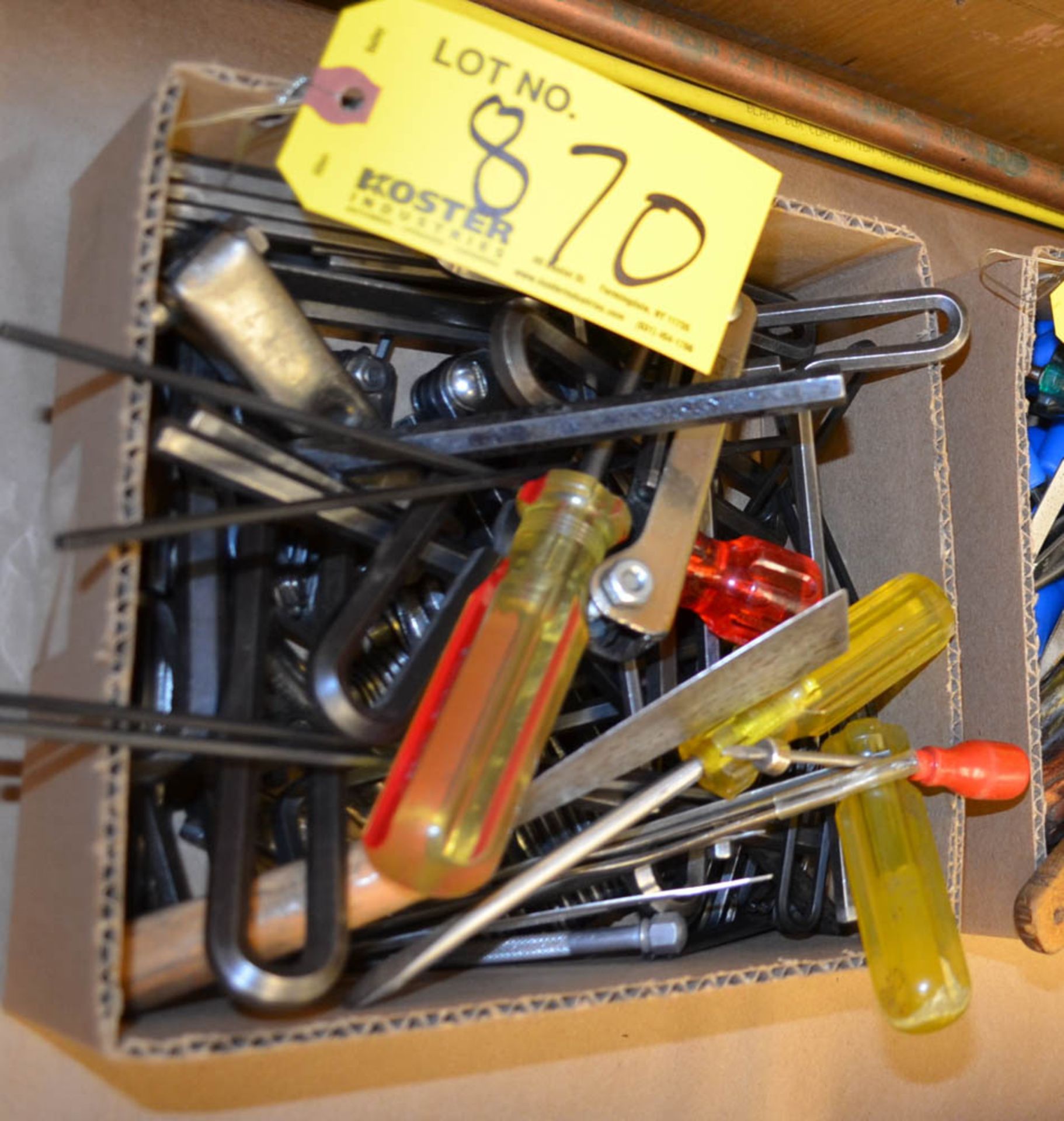 LOT OF ASSORTED HAND TOOLS