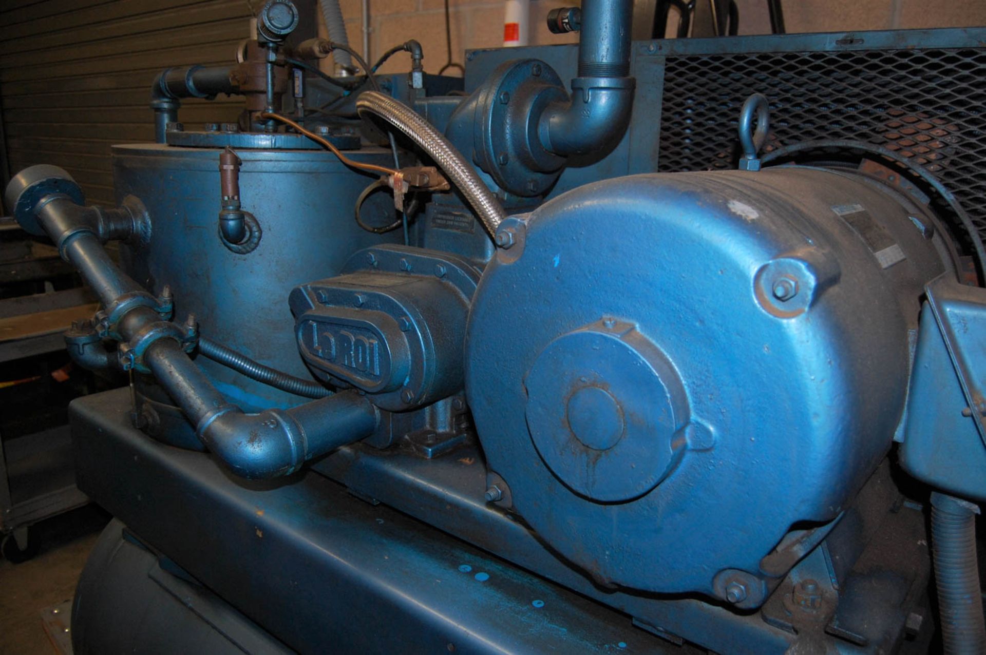 LeROI MDL. A219-31 30HP ROTARY SCREW TYPE TANK MOUNTED AIR COMPRESSOR, S/N: 4030X463 - Image 2 of 2