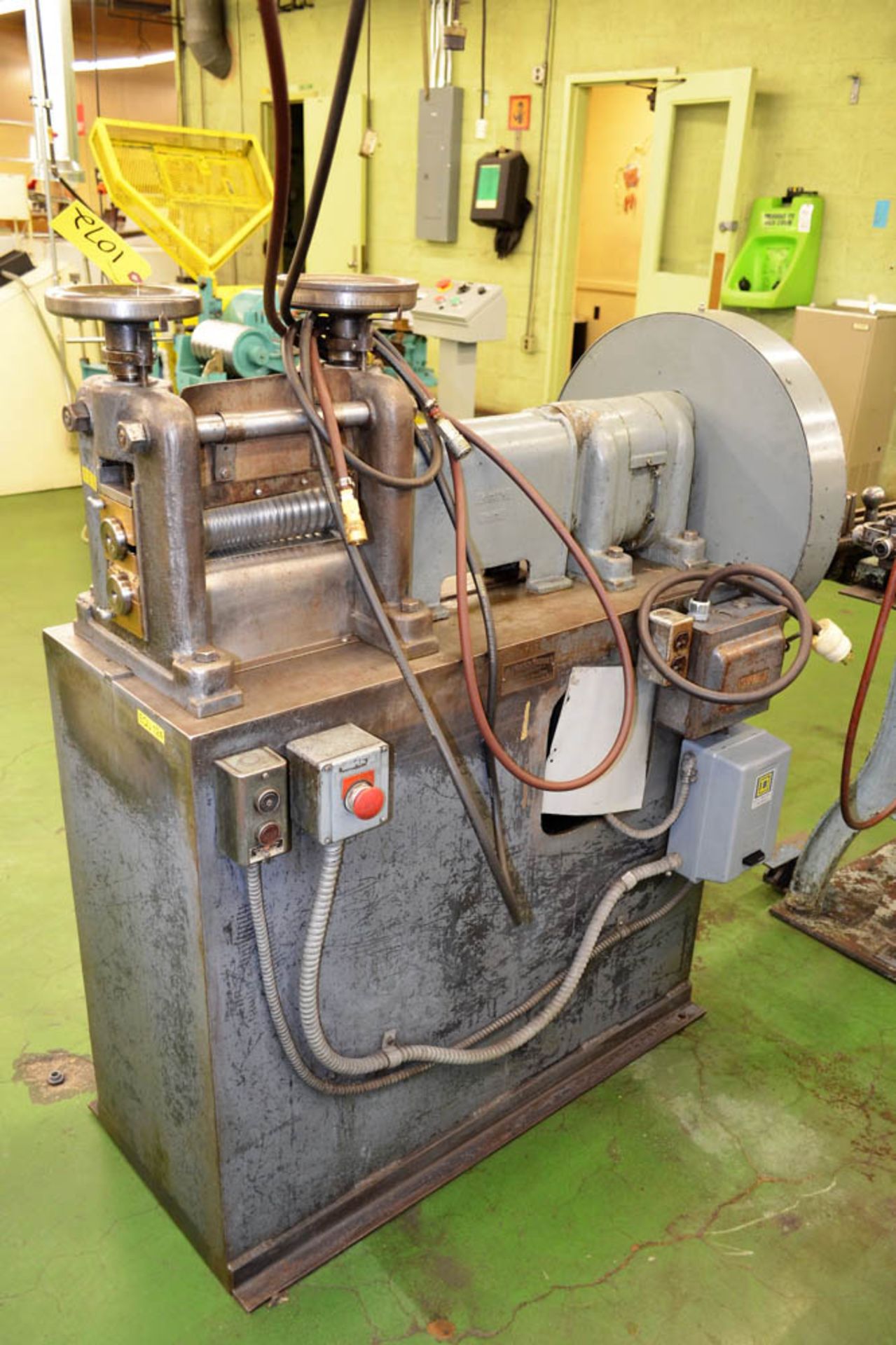 RUESCH MDL. C-37 WIRE ROLLING MILL, WITH 2-1/2" DIAMETER X 9" ROLLS, EXTRA SET OF ROLLS, S/N: 4742 - Image 2 of 2
