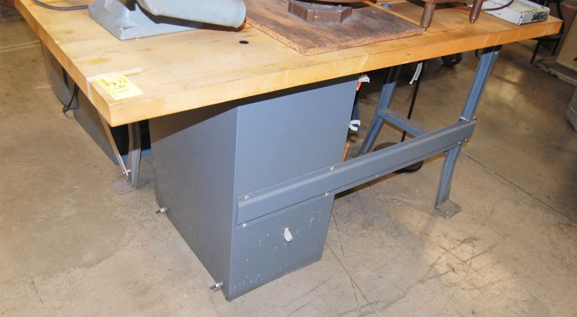 STEEL LEG WOOD TOP WORK BENCH