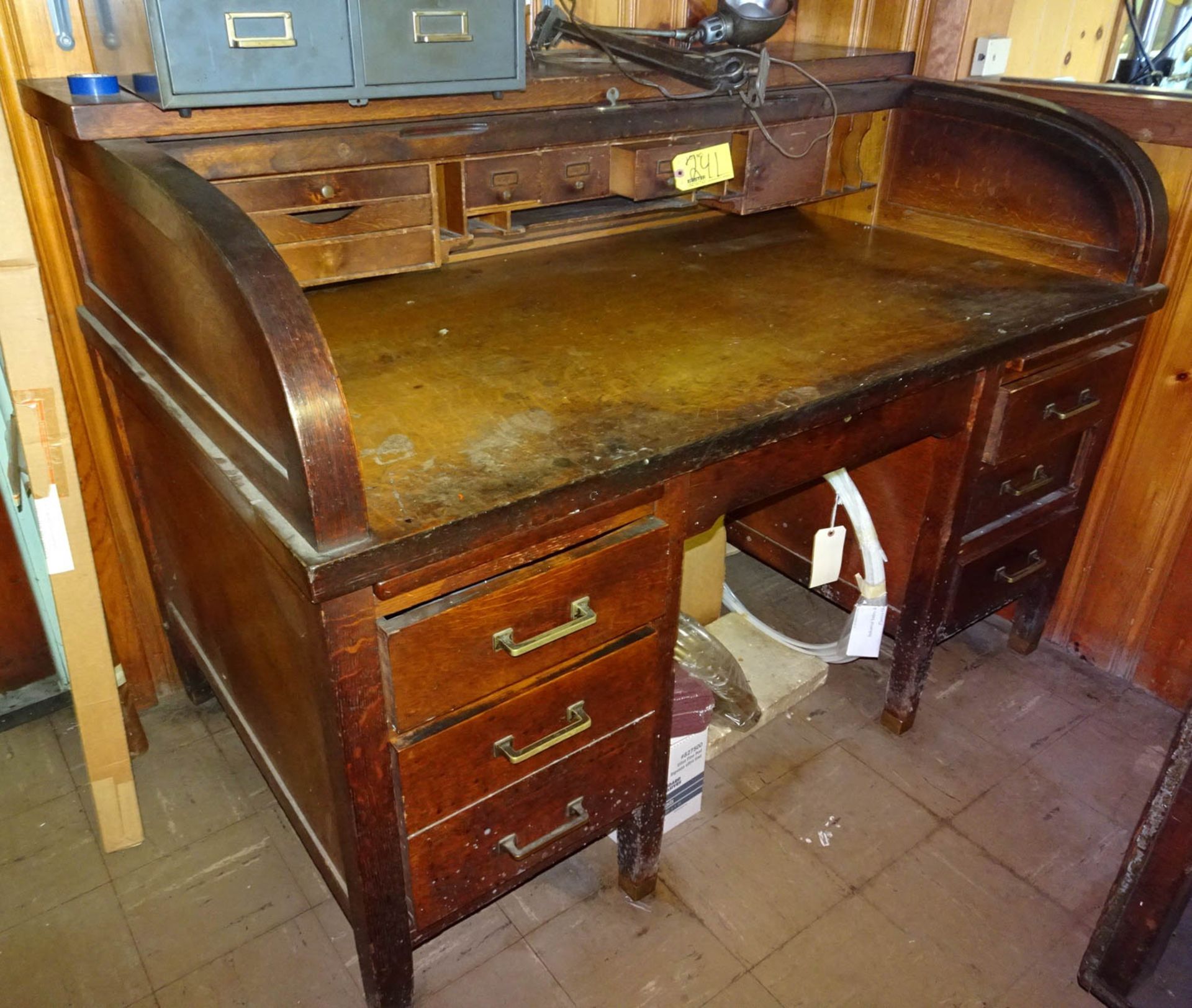 ROLL TOP EXECUTIVE CLERK DESK - Image 2 of 2