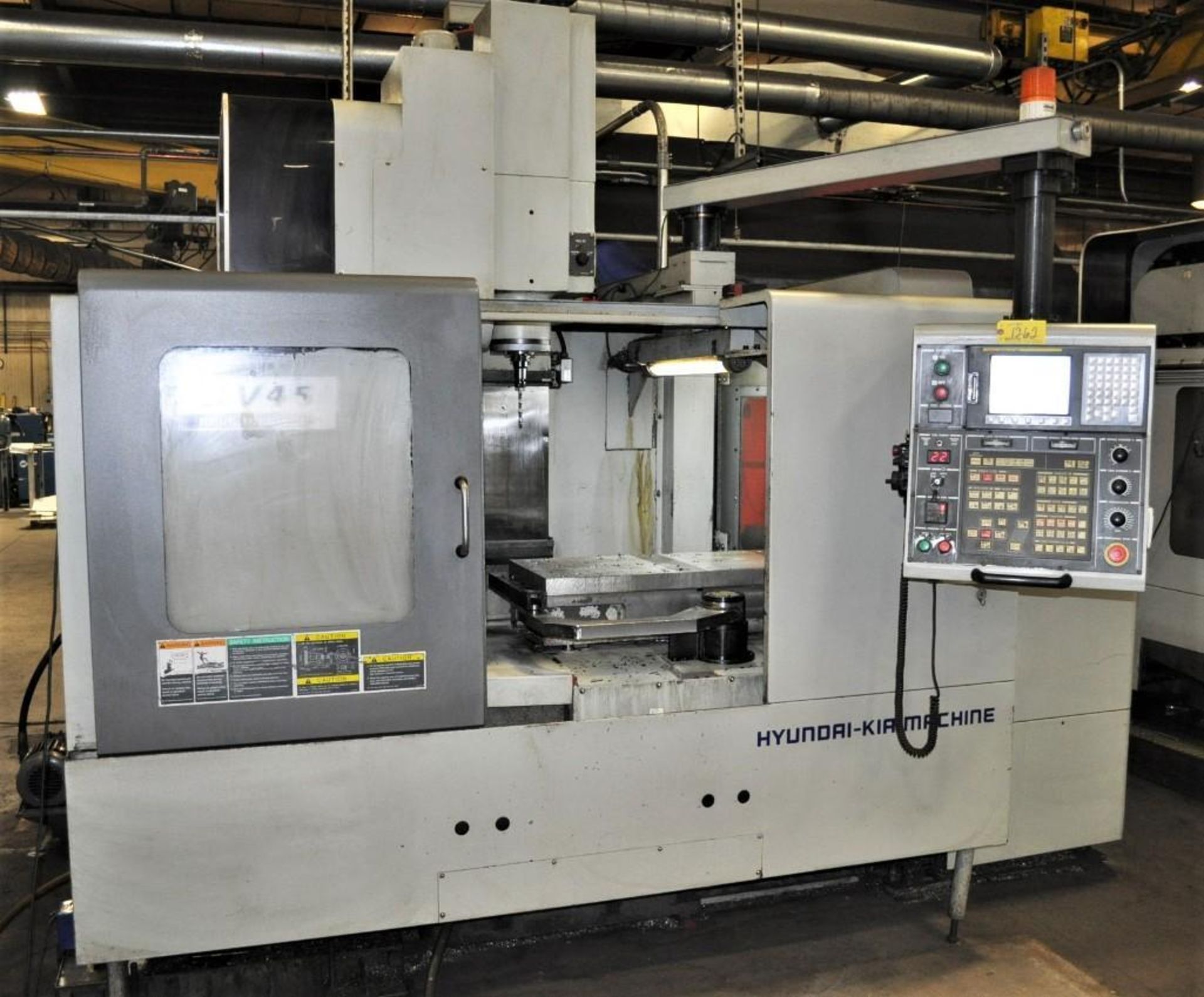 HYUNDAI KIA MODEL KV45 CNC VERTICAL MACHINING CENTER