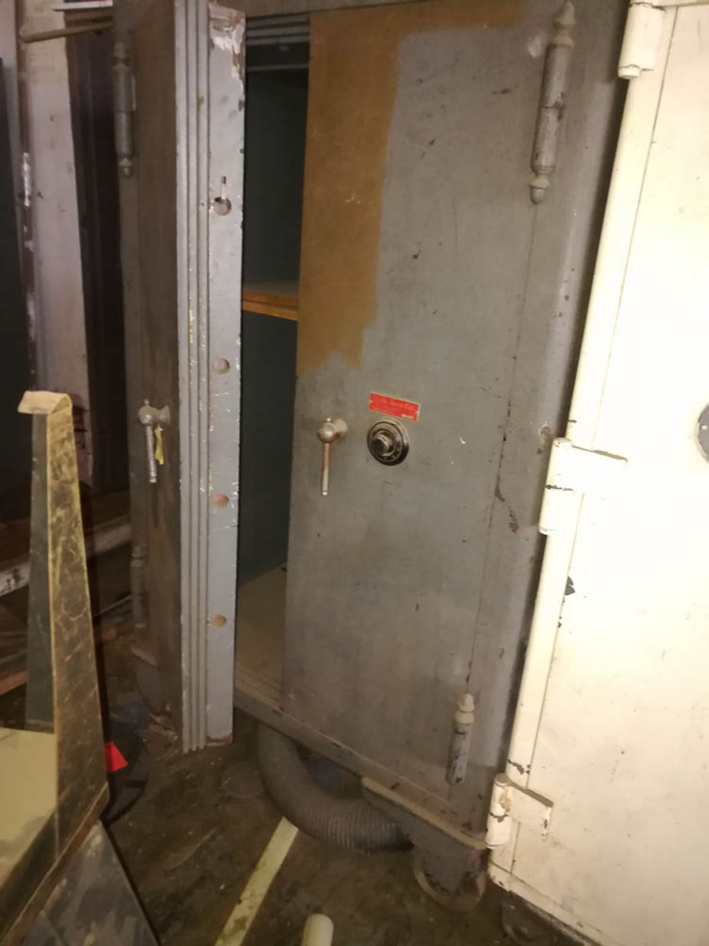 ACME 2-DOOR STEEL COMBINATION SAFE