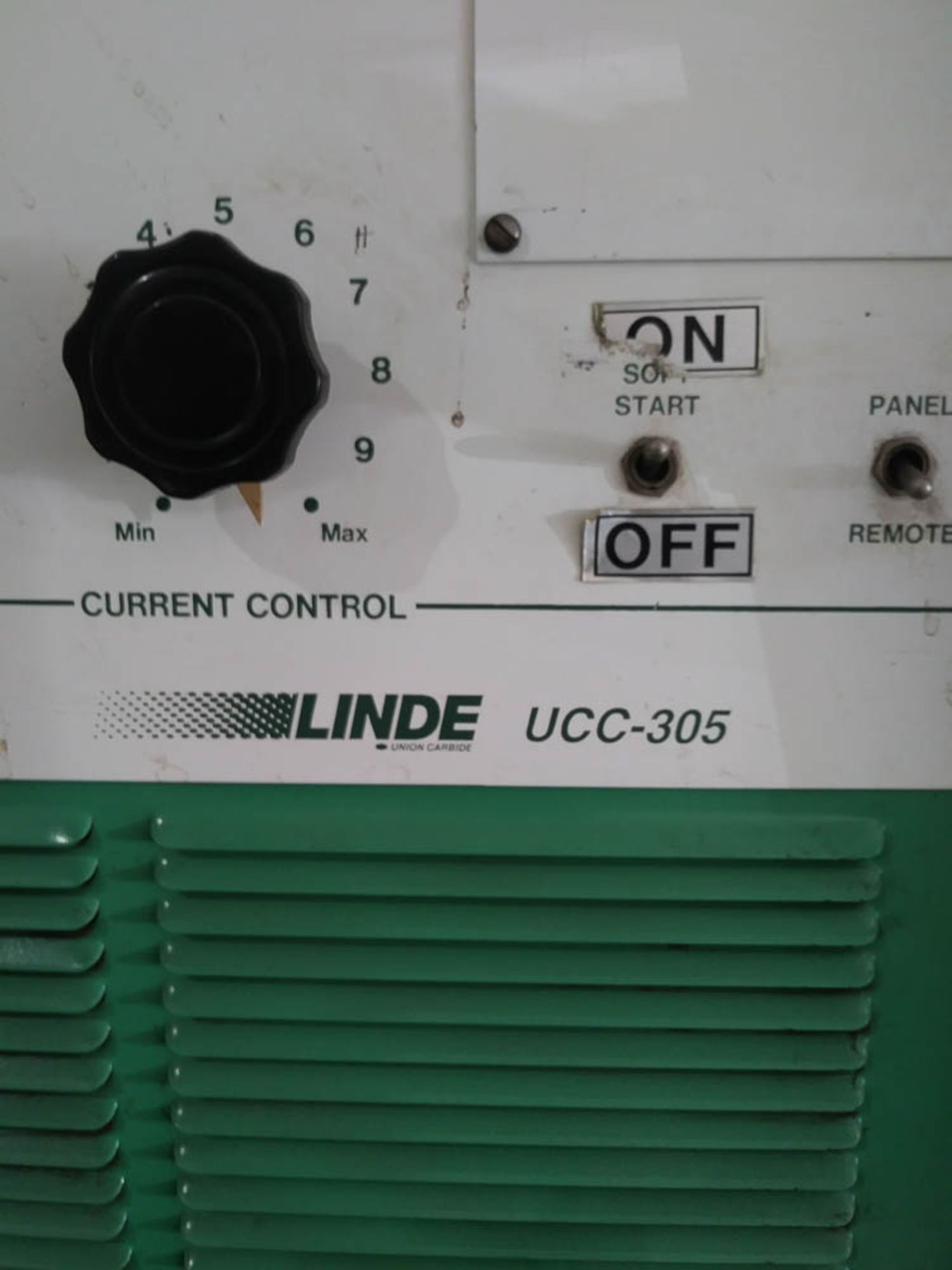 LINDE MODEL UCC-305 300-AMP TIG WELDER - Image 3 of 6