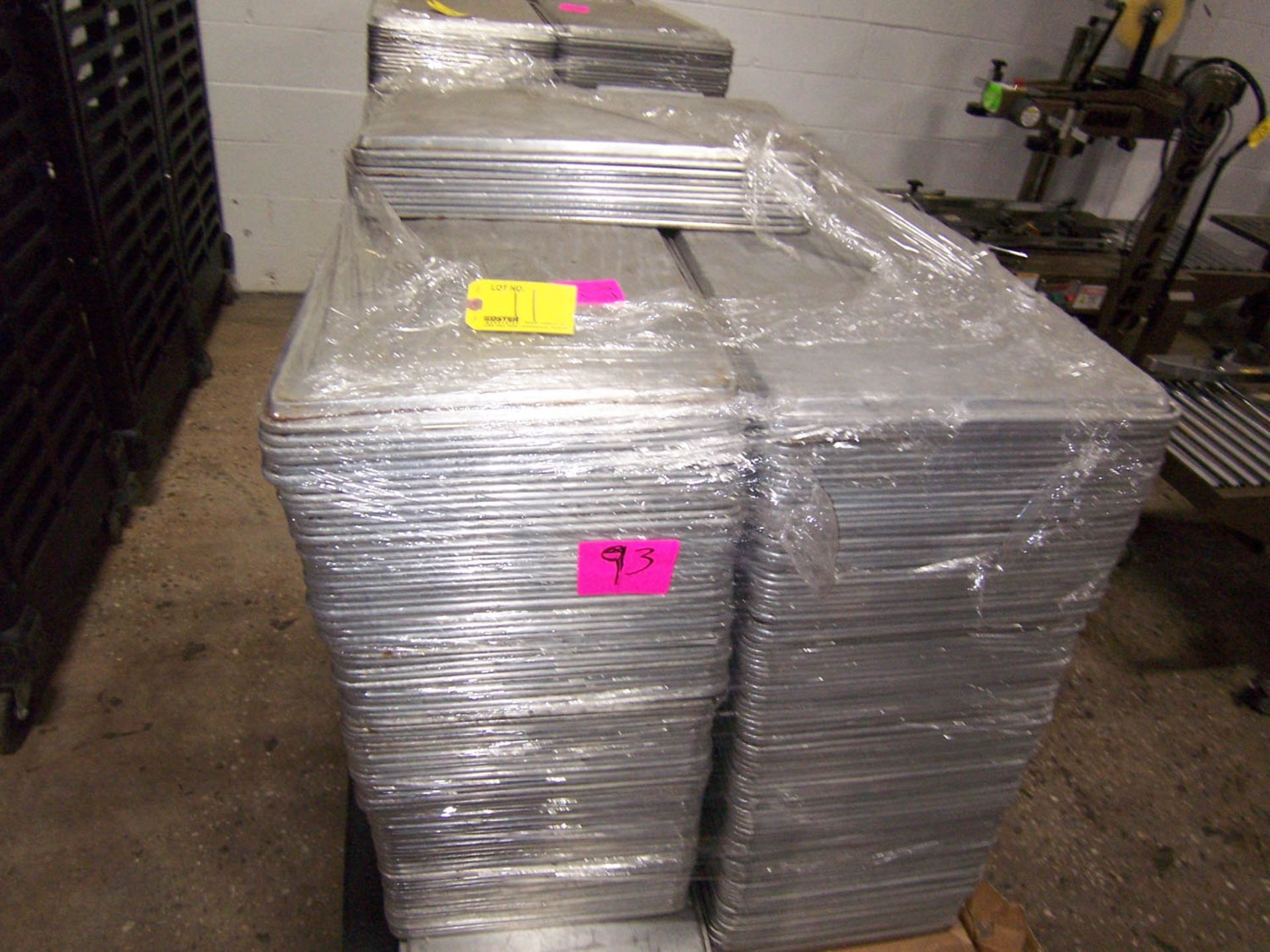 LOT OF ALUMINUM TRAYS