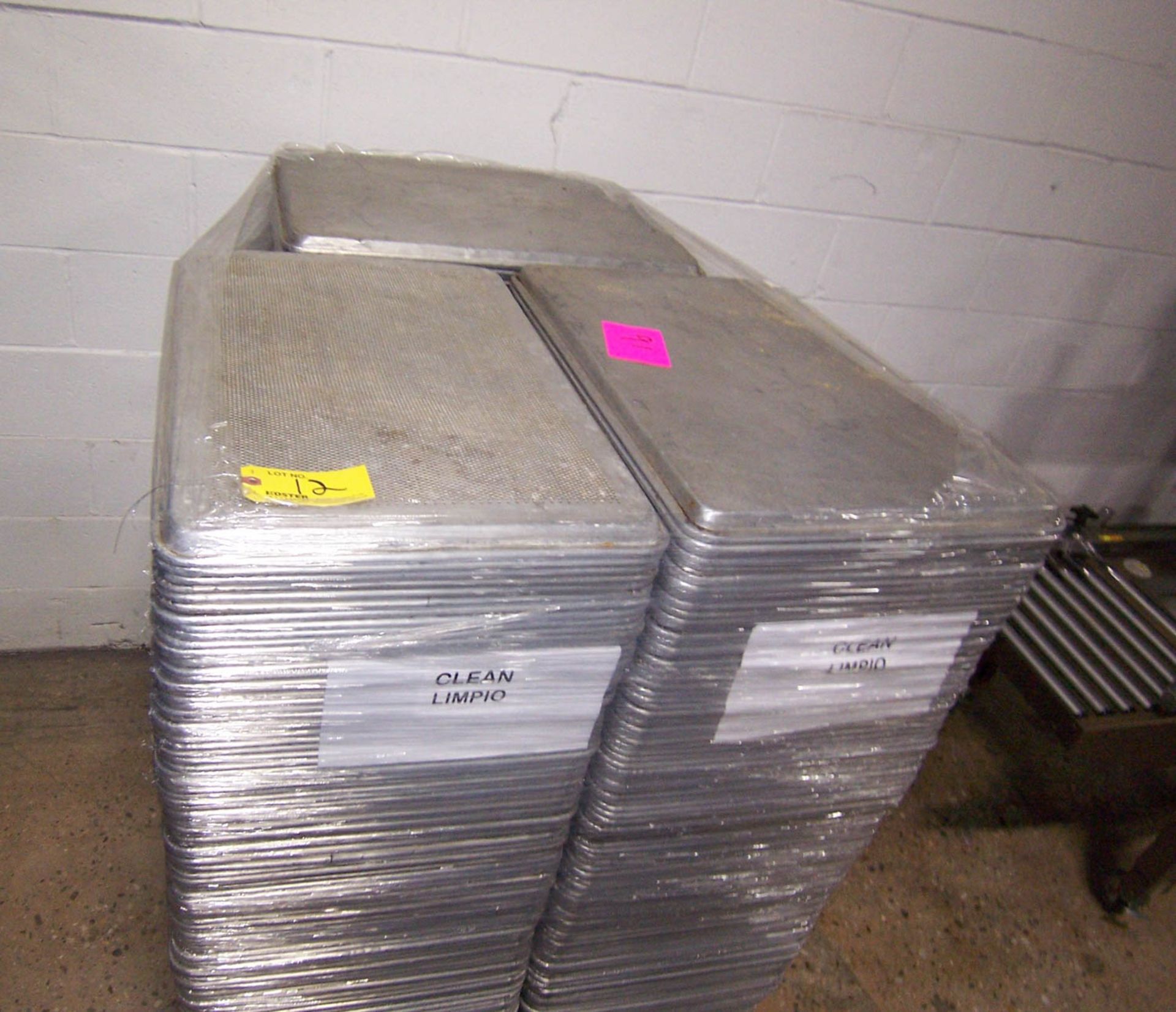 LOT OF ALUMINUM TRAYS