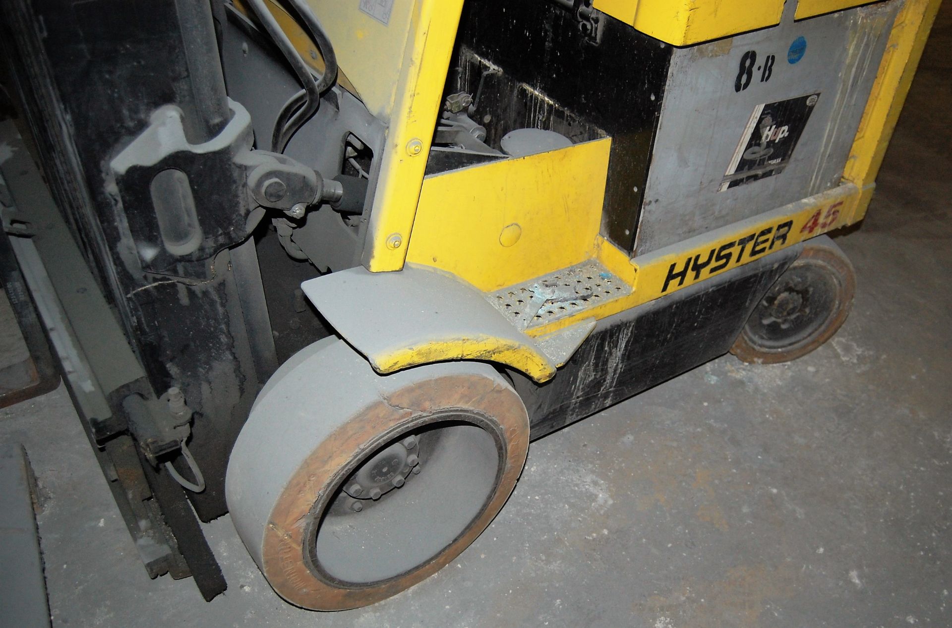 4200# HYSTER MDL. E45XM-27 ELECTRIC FORKLIFT, SIDE SHIFT, 218" REACH, HARD TIRES, C & D BATTERY - Image 8 of 10