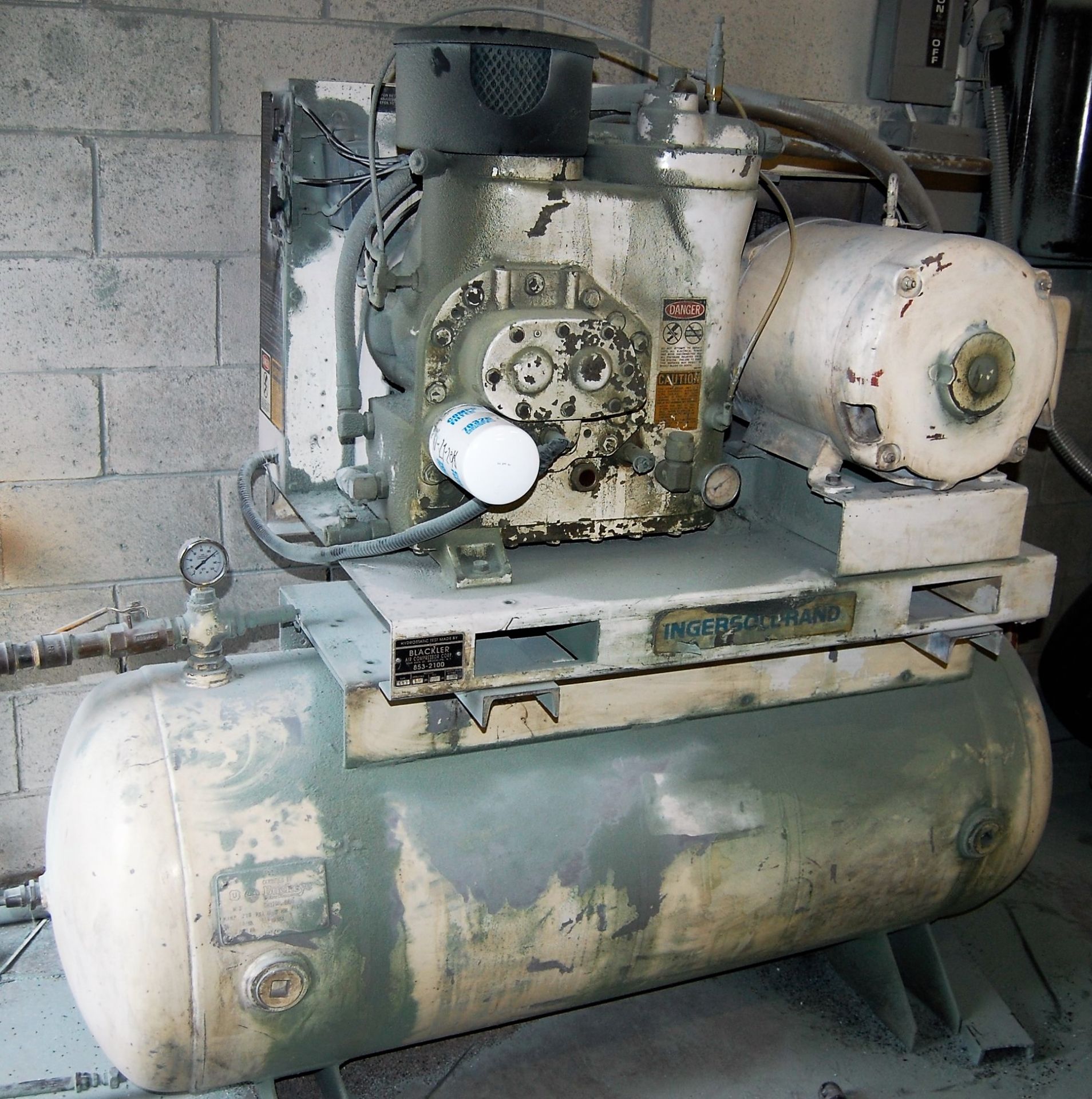 30HP INGERSOLL RAND MDL. U30H ROTARY SCREW TYPE AIR COMPRESSOR - Image 2 of 5