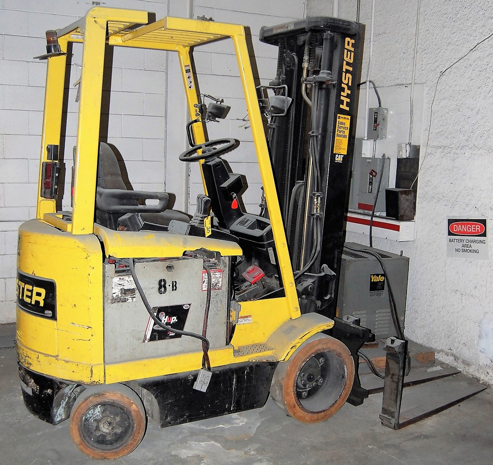 4200# HYSTER MDL. E45XM-27 ELECTRIC FORKLIFT, SIDE SHIFT, 218" REACH, HARD TIRES, C & D BATTERY