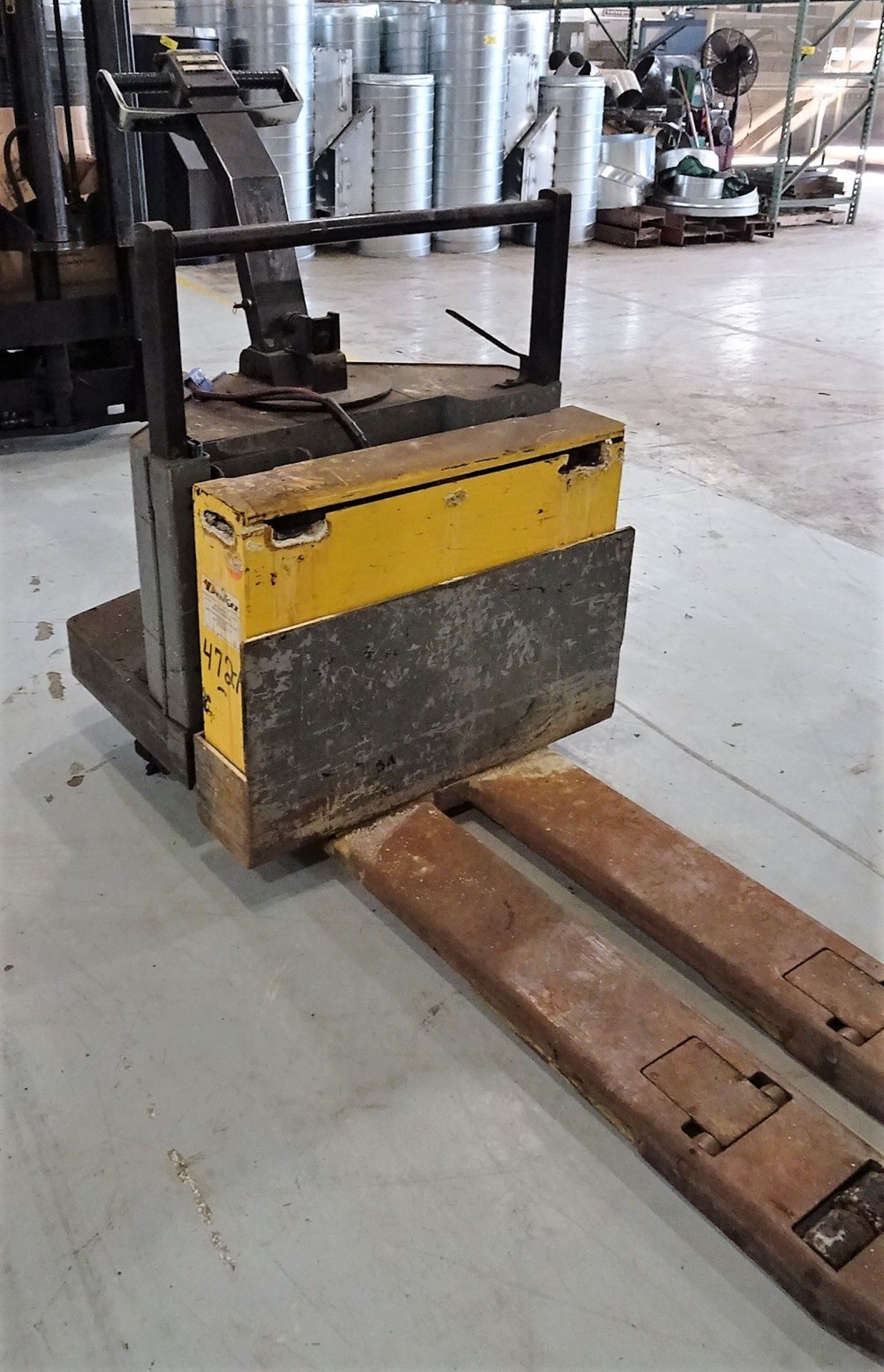 CROWN MDL. 40PE-22-3 4,000 LB. CAPACITY 24 V ELECTRIC WALK BEHIND PALLET JACK, S/N: W-33485, (PLEASE - Image 2 of 2