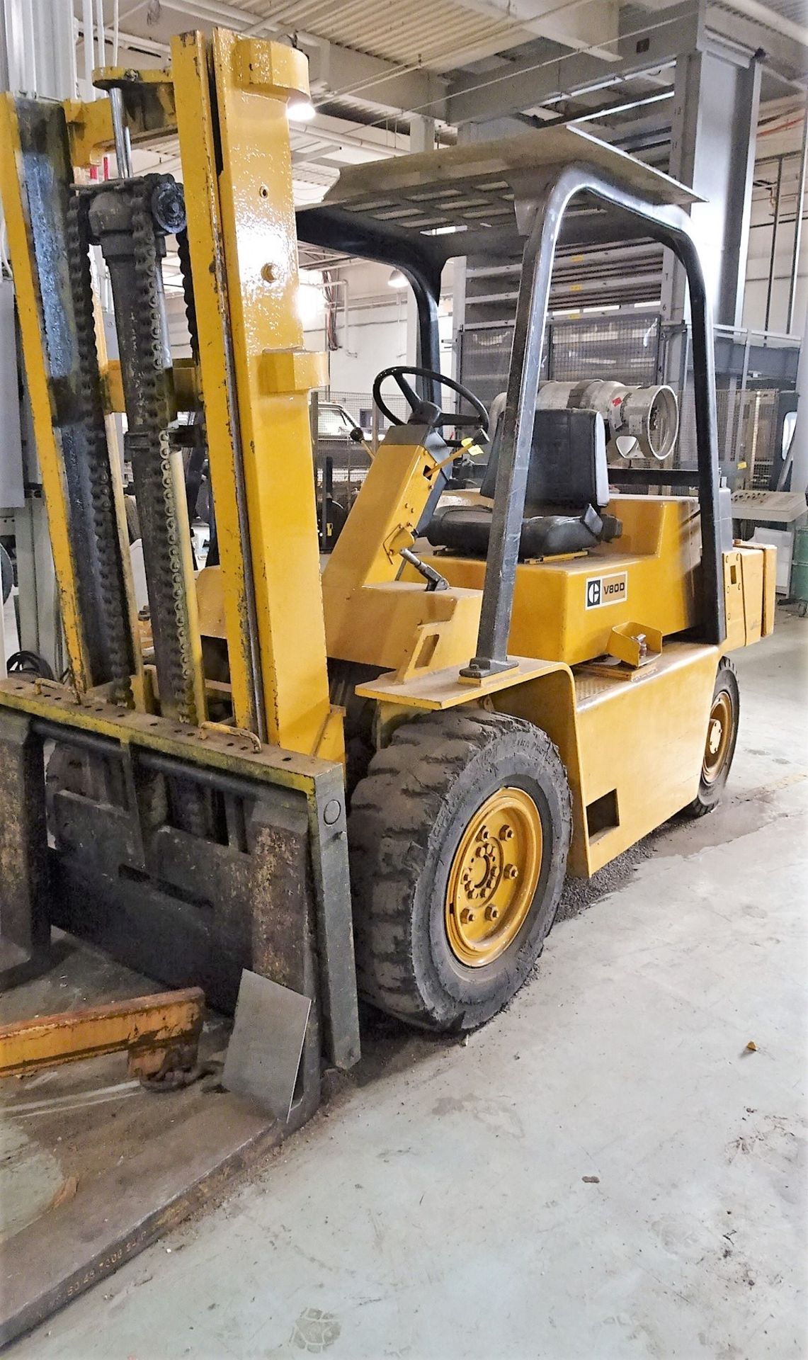 CATERPILLAR MDL. V80D 8,000 LB. CAPACITY PROPANE/GAS FORK LIFT, DUAL MAST, MAXIMUM LIFTING HEIGHT