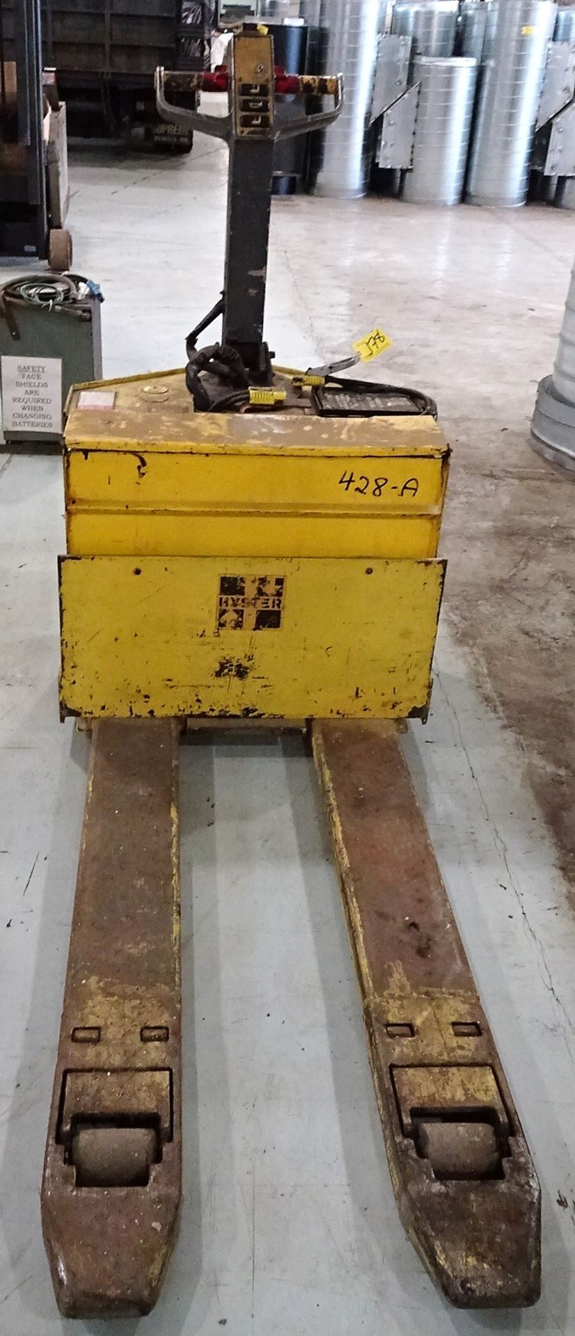 HYSTER MDL. W40XL 12 V ELECTRIC WALK BEHIND PALLET JACK