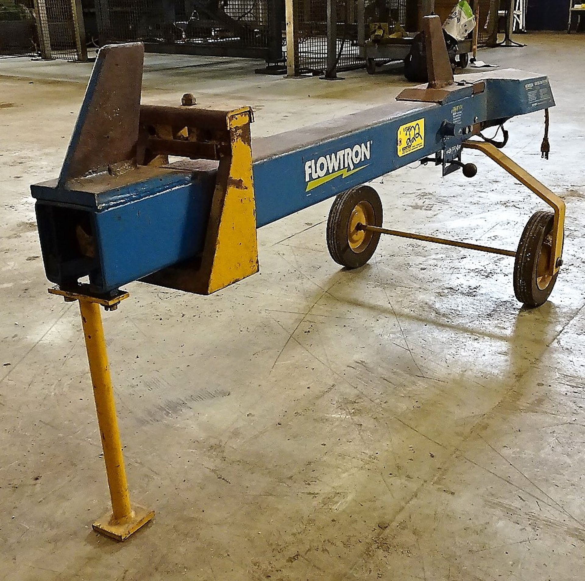 FLOWTRON MDL. DS26 ELECTRIC LOG SPLITTER - Image 2 of 2