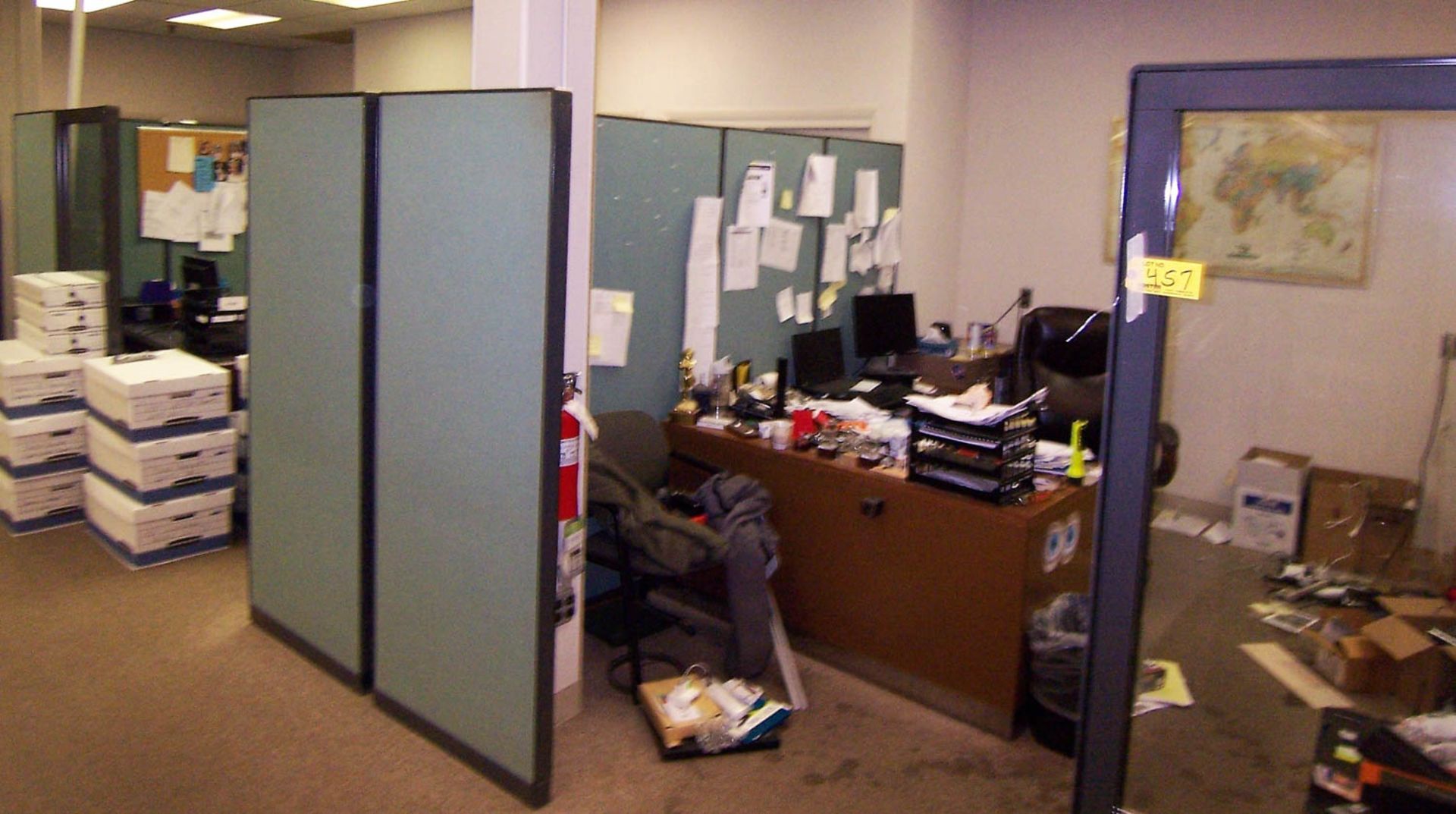 LOT OF OFFICE PARTITIONING