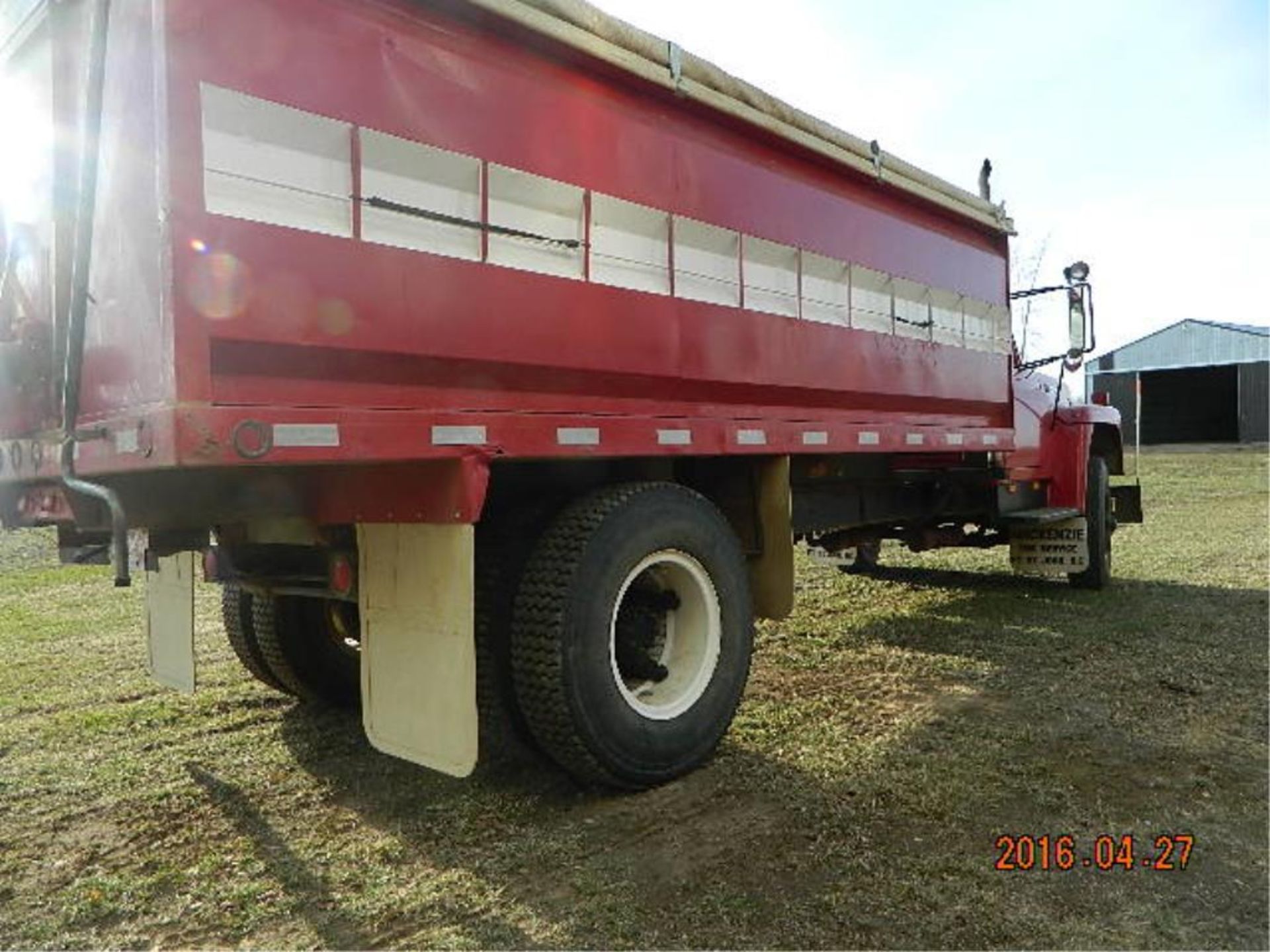 1977 Loadstar S/A Grain Truck 15.5FT Steel Box & Hoist, 446 Eng VIN D0522ECA22530 - Image 5 of 9