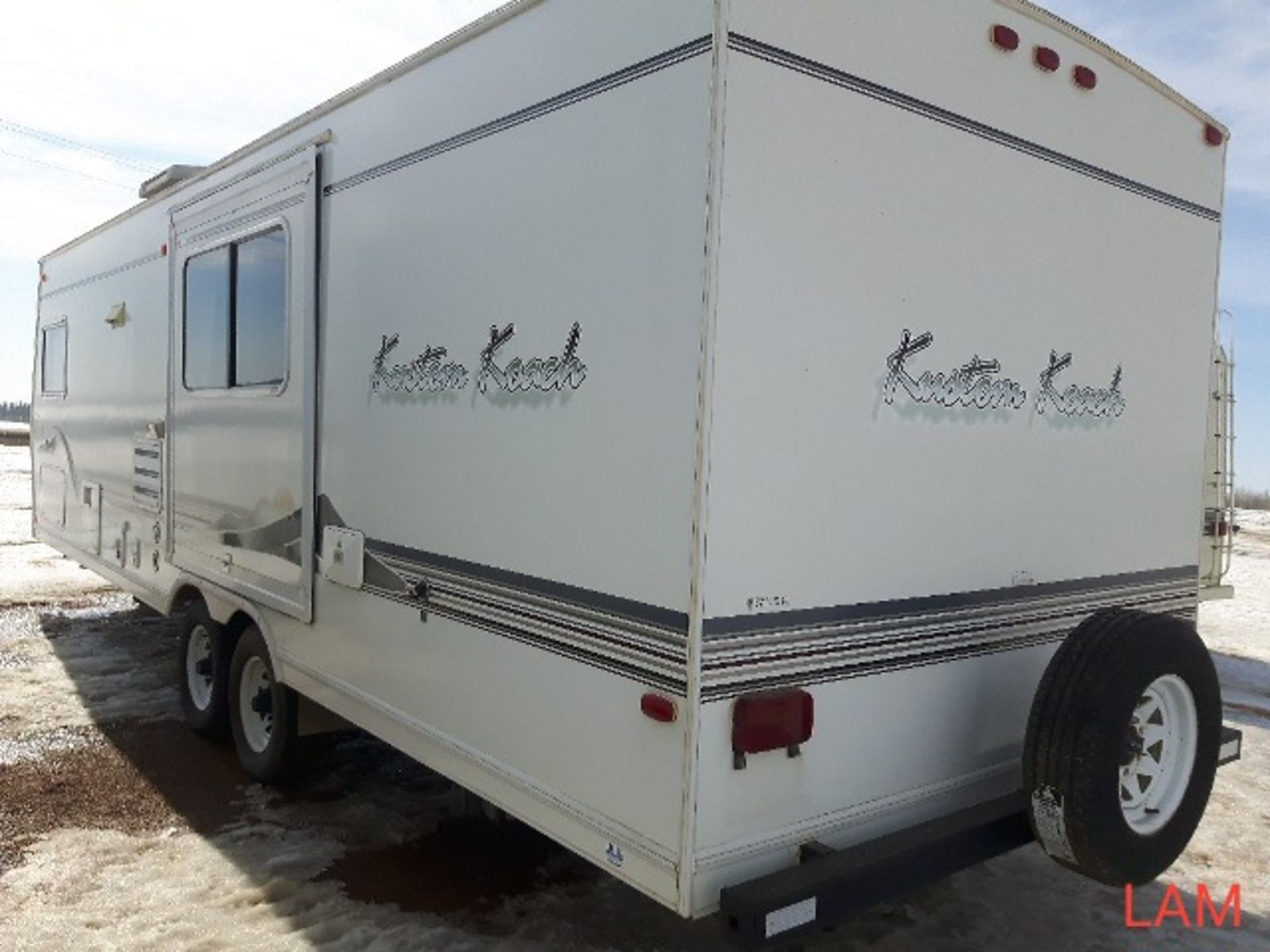 2003 27ft Kustom Koach Travel Trailer VIN 2TTKT278X3R030015 Jack & Jill Bunks, Sleeps 9, Canadian - Image 4 of 13