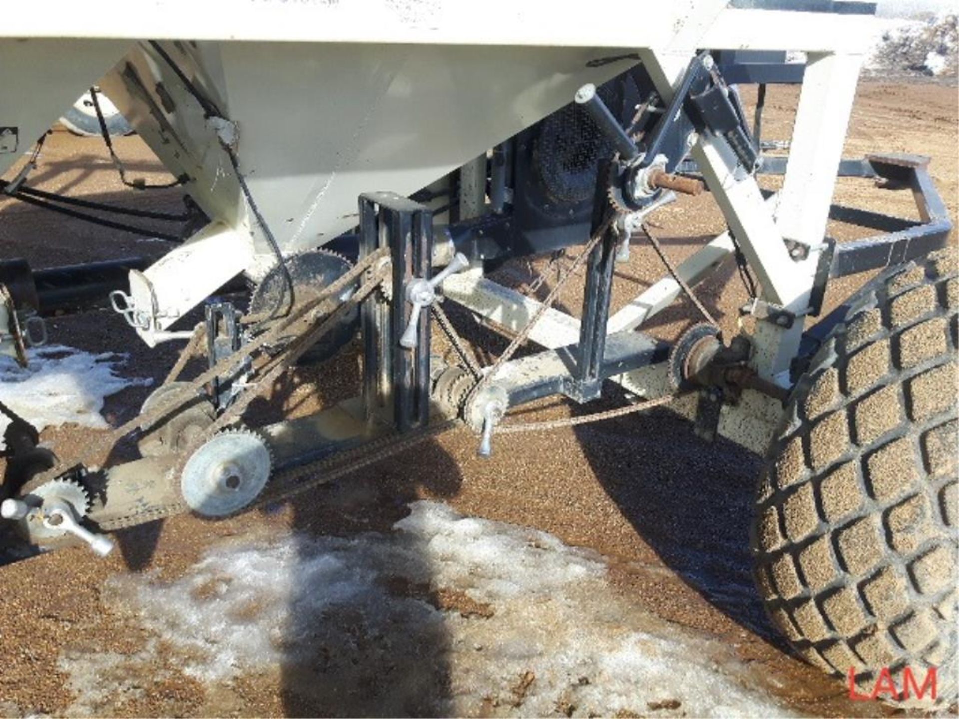 Commander 36-40 40ft Bourgalt Air Seeder 7in Spacing, w/Mounted Harrows, & (93 & 62 bu Compartments) - Image 9 of 16