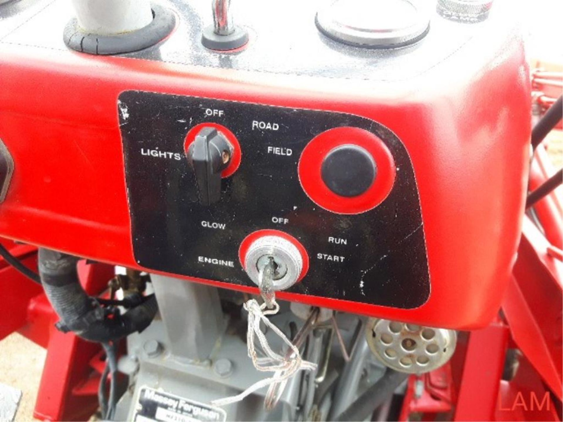 1984 210-4 Massey Ferguson MFWD Utility Tractor 28hp, W/ FEL, & 3ph 48 in Tiller - Image 10 of 17