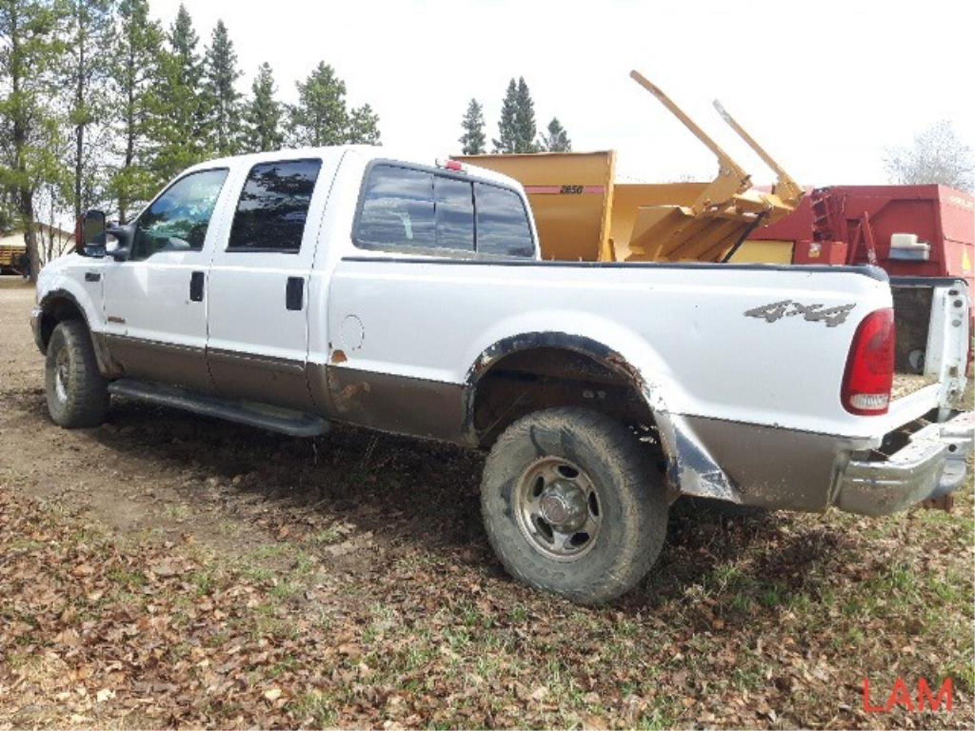 2003 F350 Ford Lariat Superduty Crew Cab 4 x 4 - Image 3 of 11