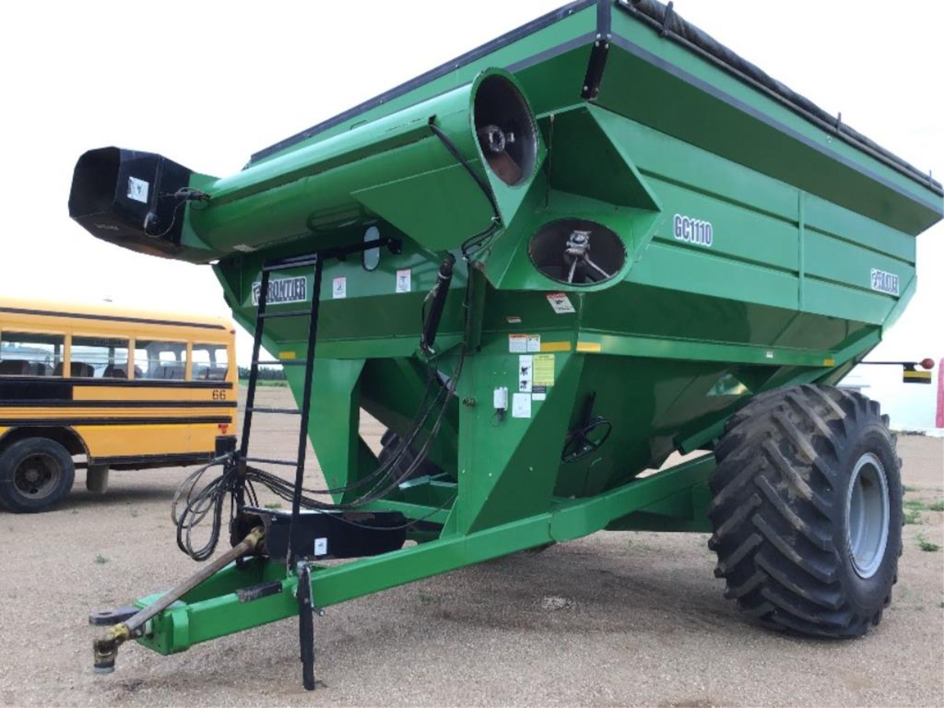 2003 Frontier GC1100 Grain Cart w/Scales - Image 2 of 6