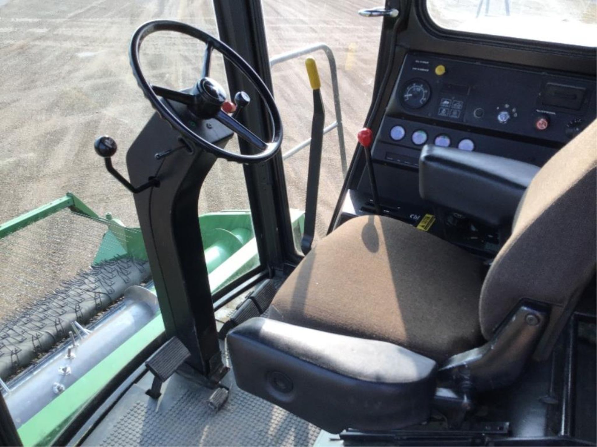 1984 6620 John Deere Combine - Image 11 of 17