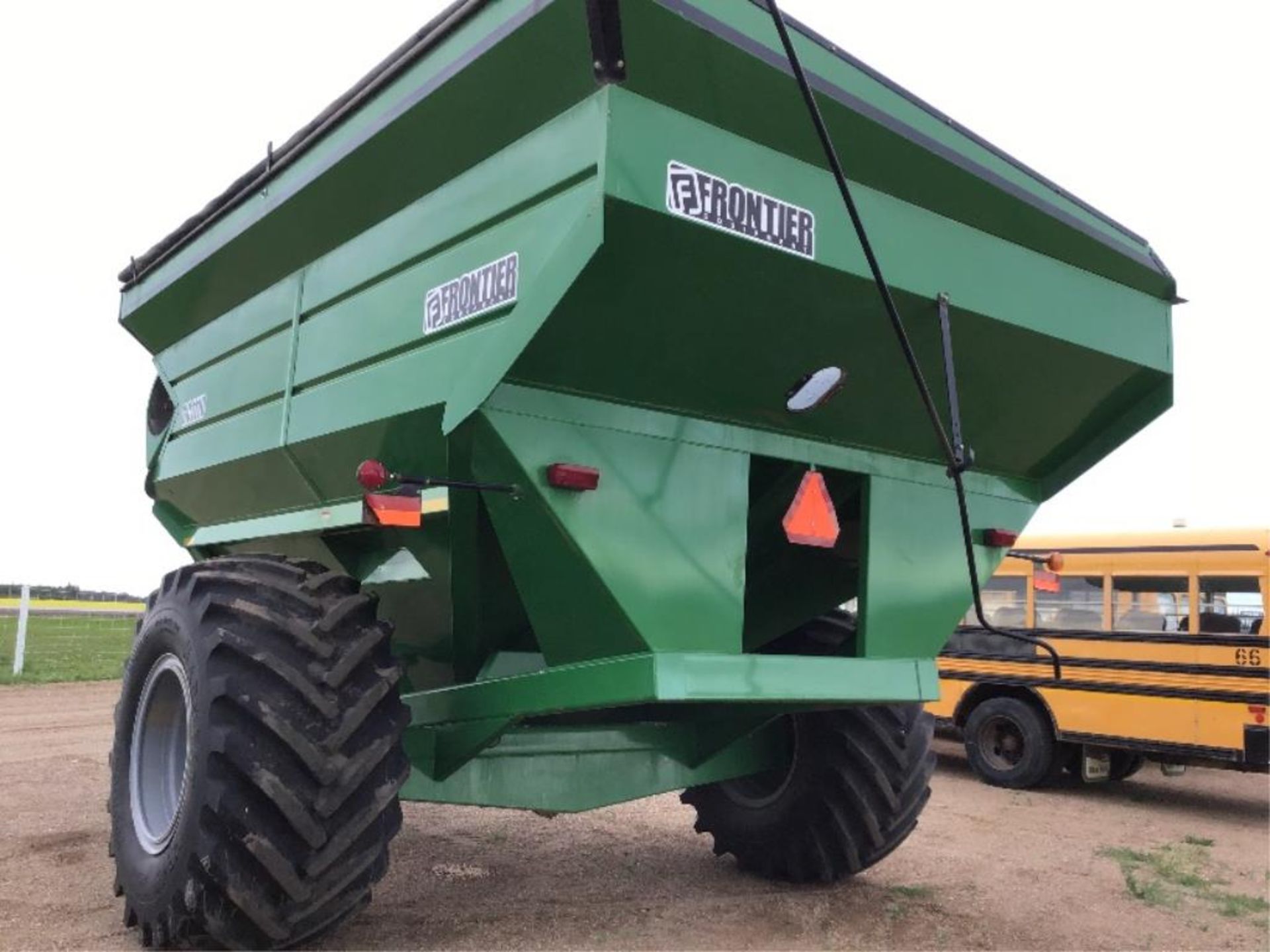 2003 Frontier GC1100 Grain Cart w/Scales - Image 5 of 6