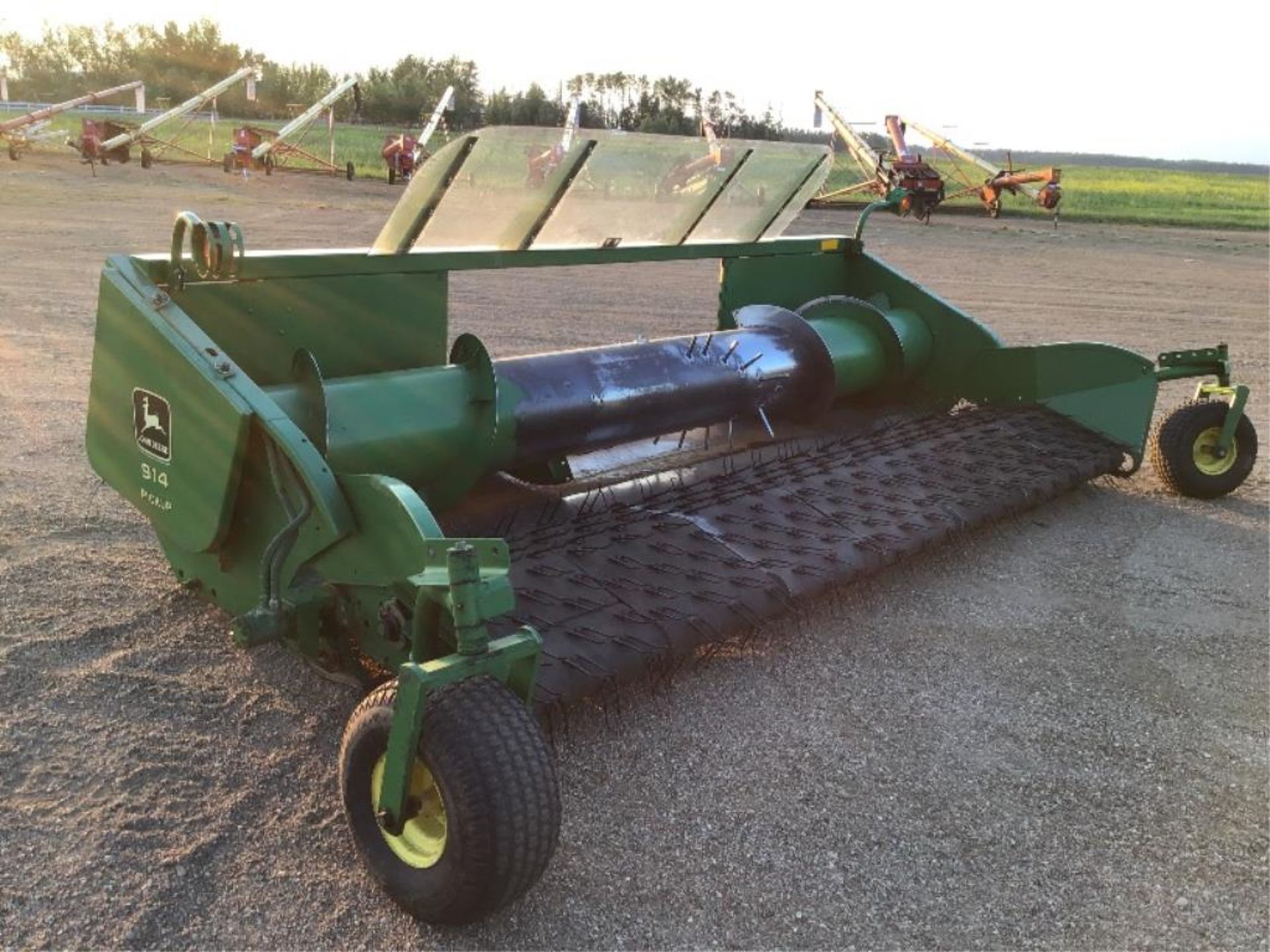 914 John Deere Pickup Header