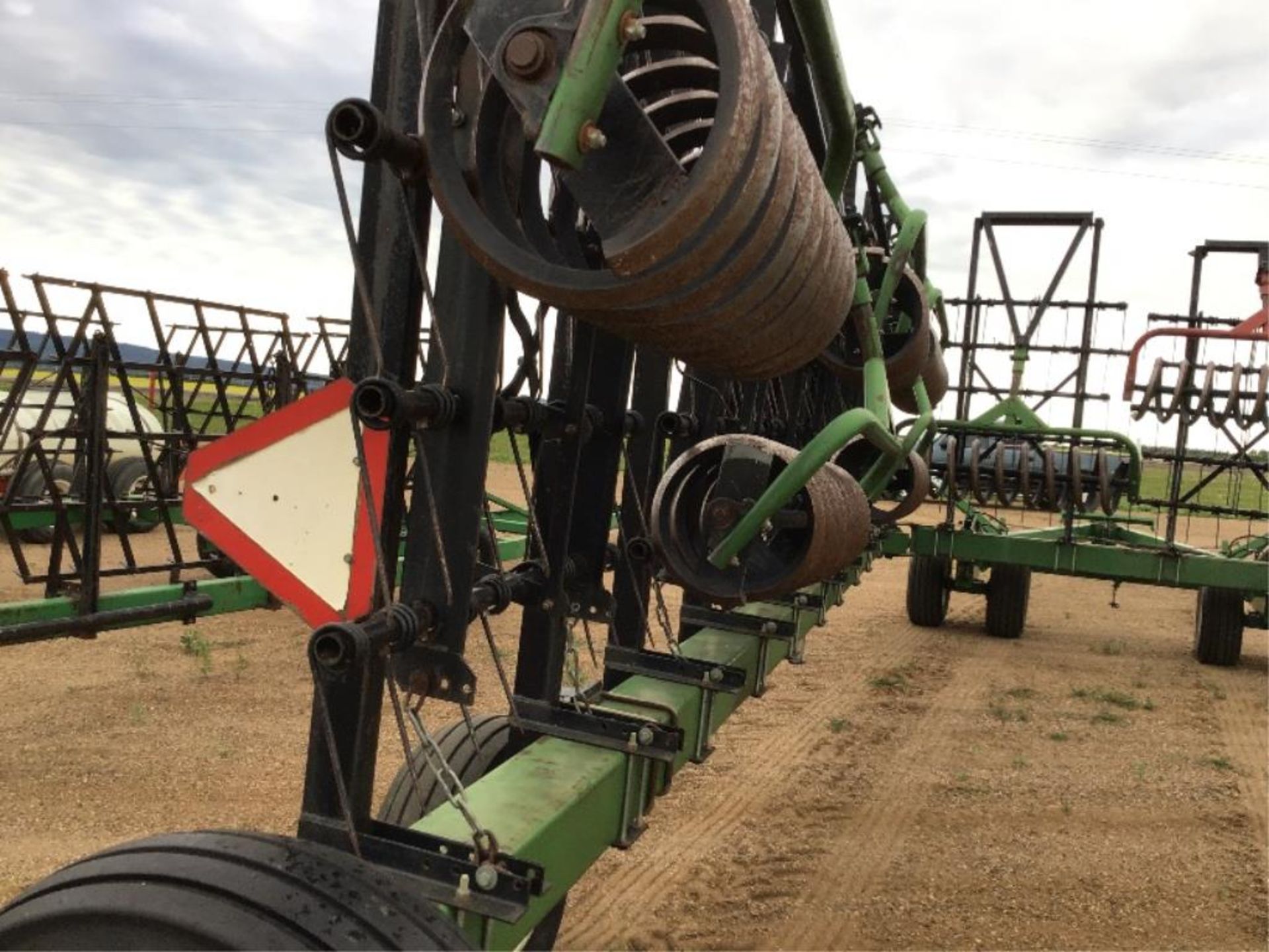 60ft Blanchard Hydralift Harrow Packer Bar - Image 5 of 5