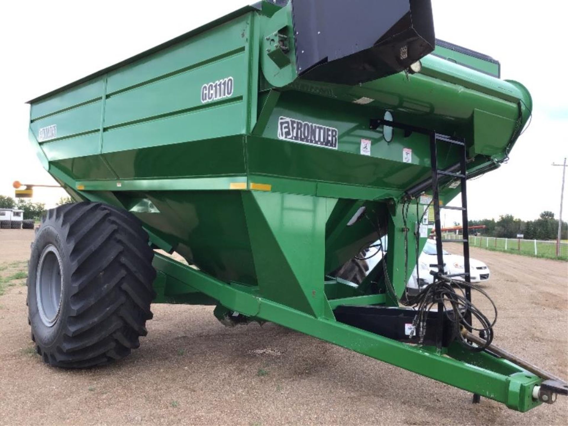 2003 Frontier GC1100 Grain Cart w/Scales