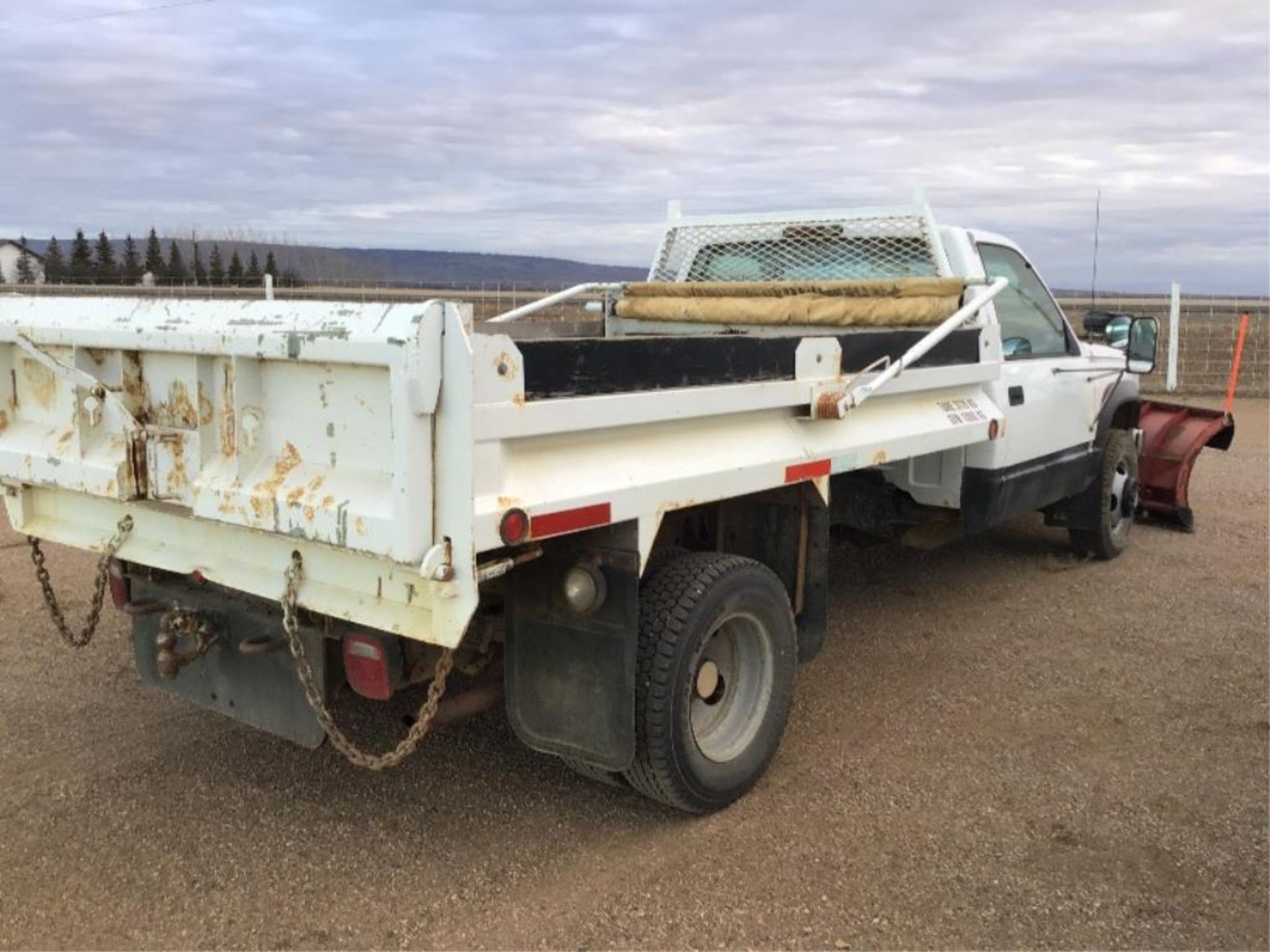 1998 GMC Dually 4x4 Dump Truck VIN 1GDJK34R6WE009909 5.7L Vortec, A/T, c/w THE BOSS V-Plow Snow - Image 3 of 10