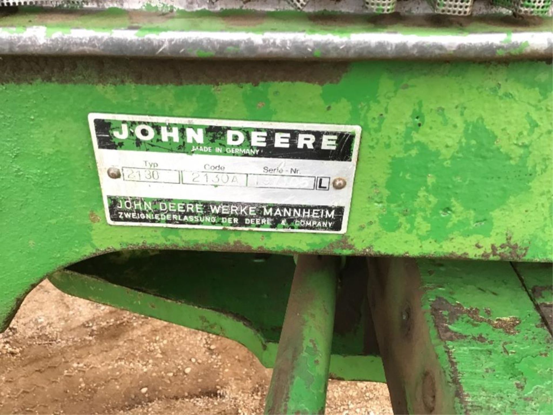 2130 John Deere 2wd Tractor c/w FEL, & 6ft Bucket, 3ph, 540PTO, Rear Wheel Weights, (No Brakes) - Image 4 of 8