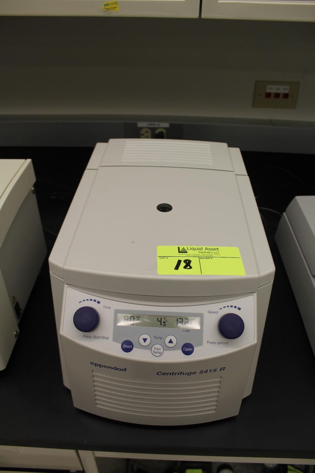 Eppendorf, Centrifuge 5415 R, S/N 5426XJ324993