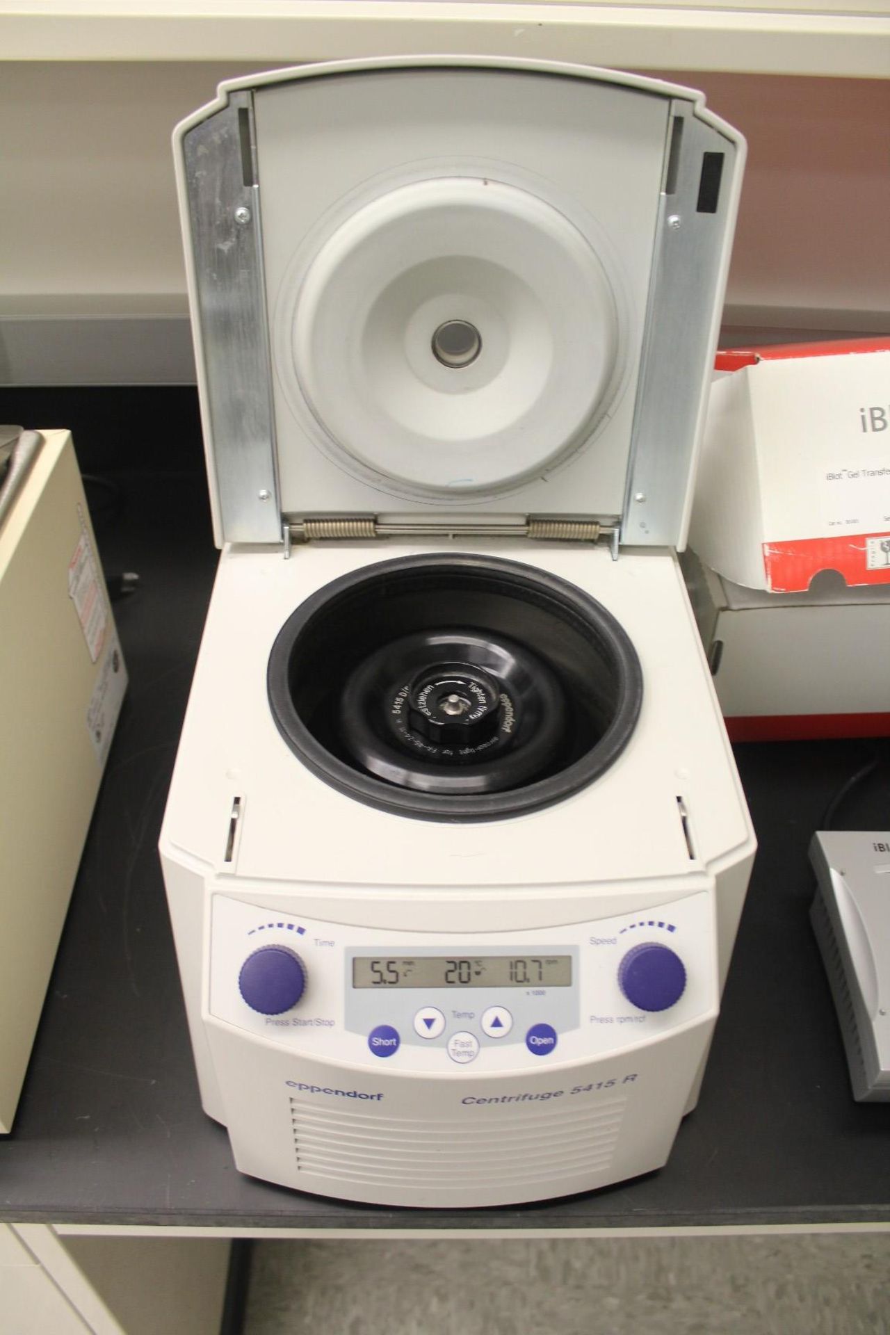 Eppendorf, Centrifuge 5415 R, S/N 5426XJ024992 - Image 3 of 3