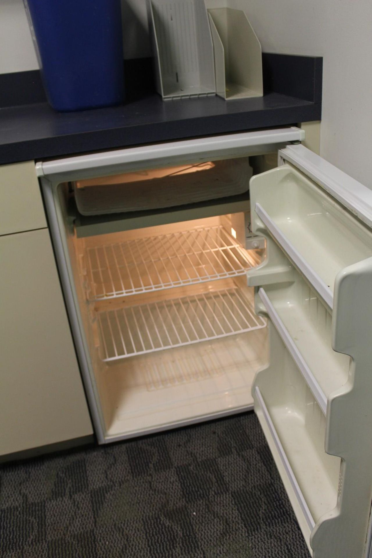 GE Office Refrigerator - Bild 2 aus 2