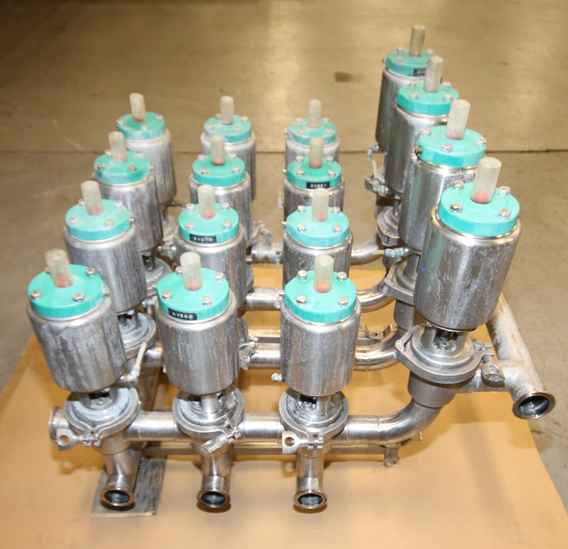 16-Valve Tri-Clover 2" S/S Air Valve Manifold / Cluster, with Model 761 Valves - Image 4 of 4