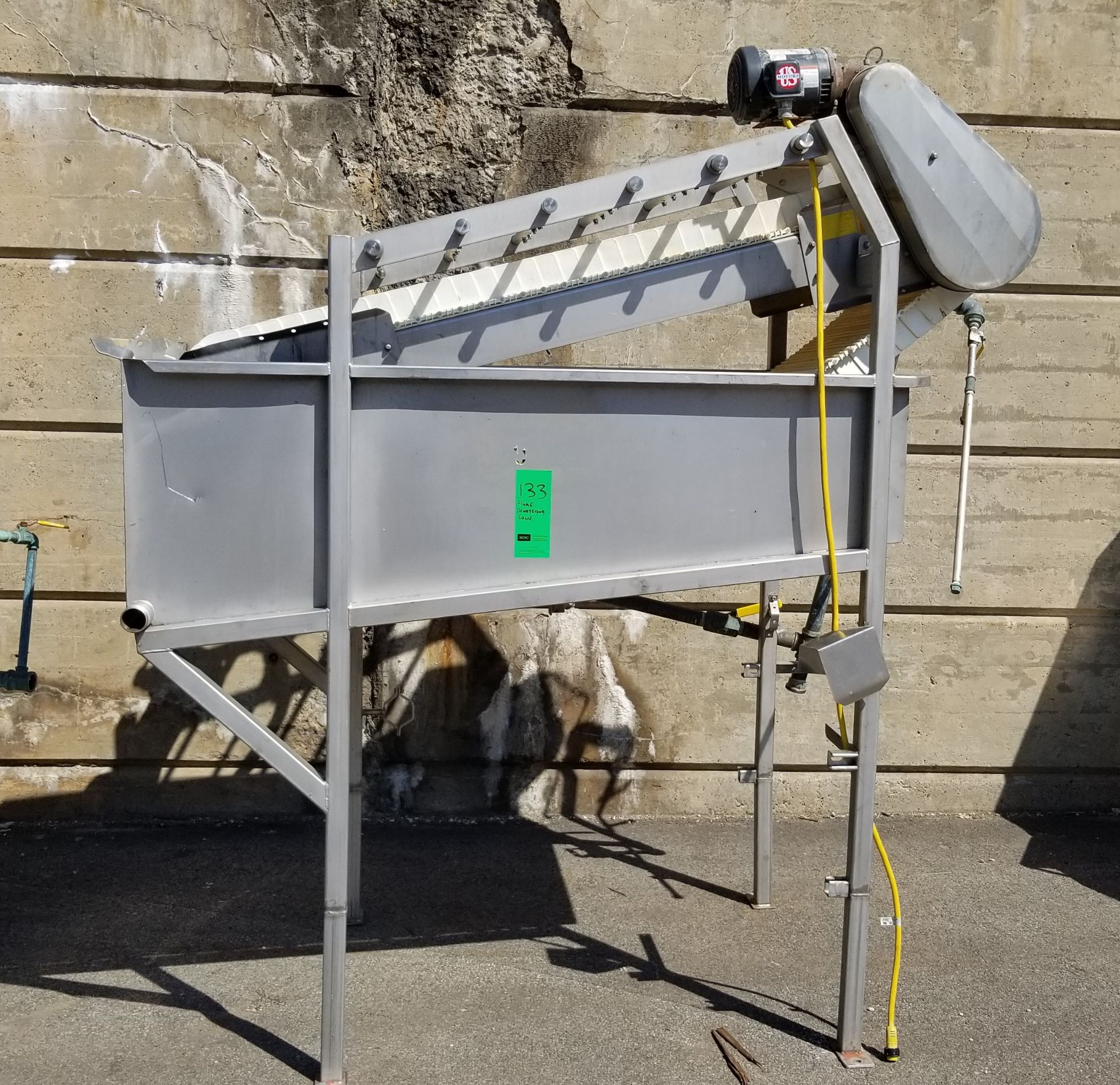 ~7 ft. L Flume Dewatering Inclined Conveyor with 23" W Intralox Belt, Electric Drive Mounted on ~6 - Image 3 of 5