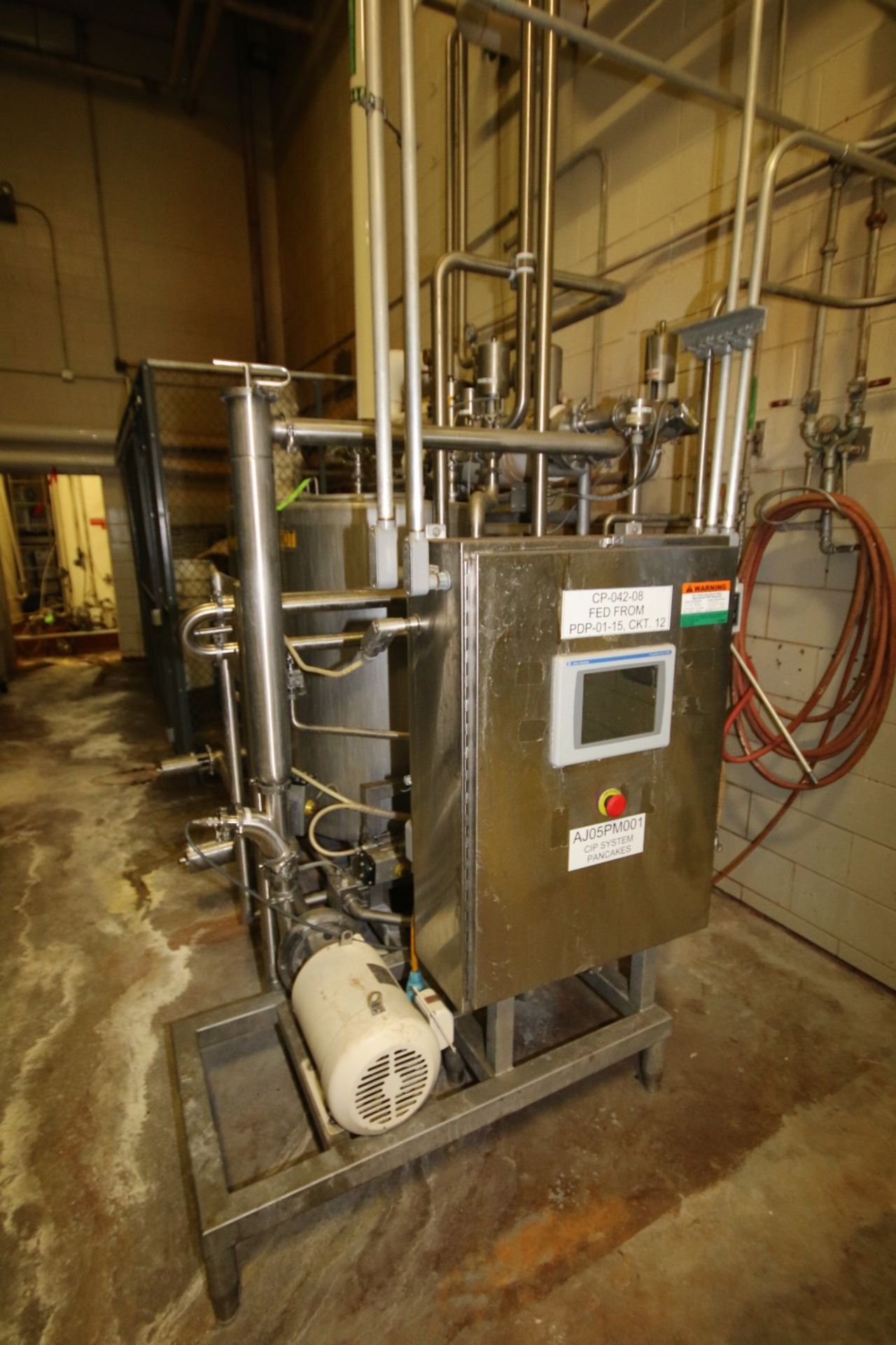 2011 Skid-Mounted 2-Tank CIP System with (2) ~300 S/S Tanks, Alpha Laval 10 hp Pump, S/S Shell and - Bild 4 aus 4