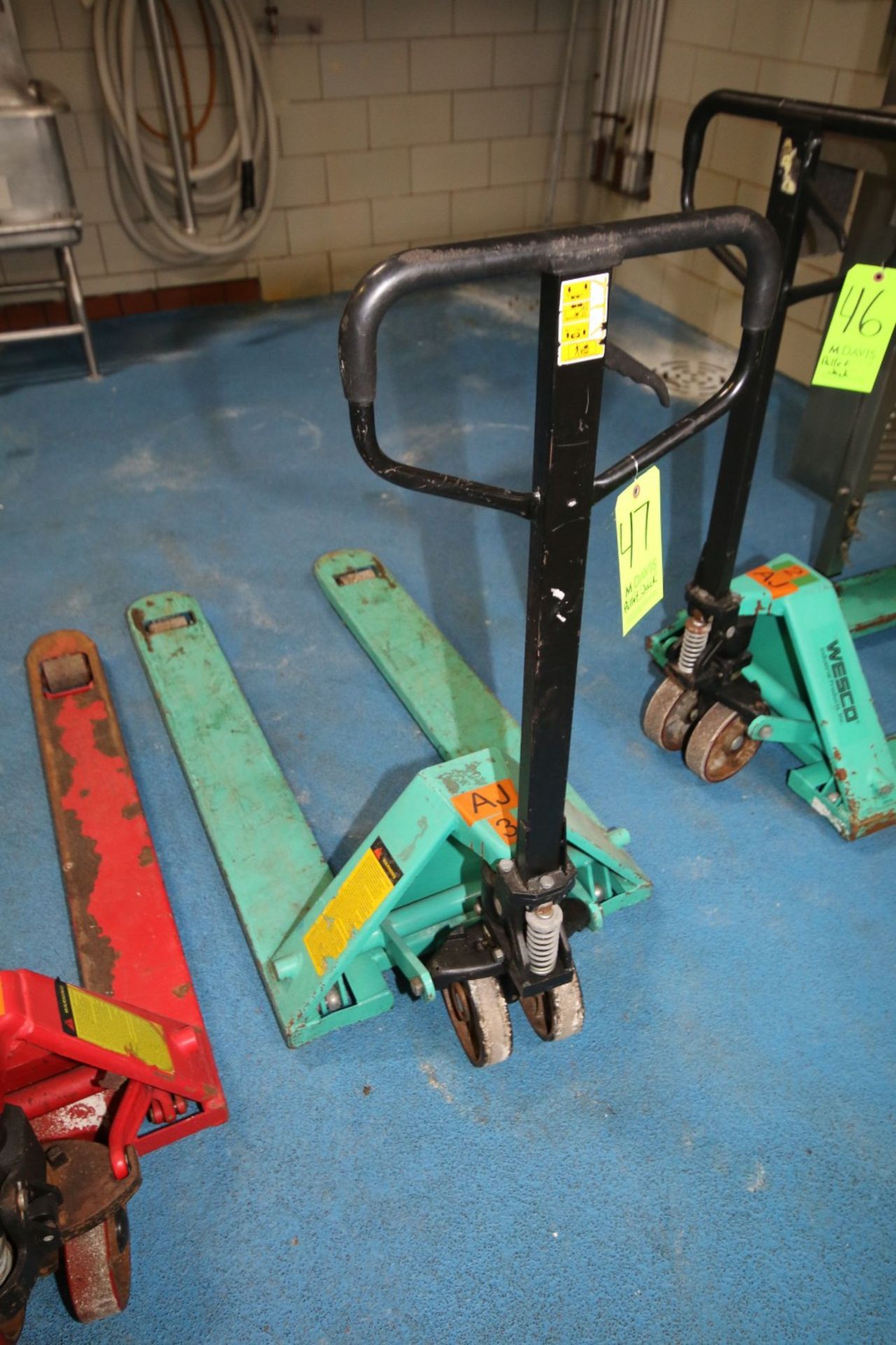 Wesco 5,500 lb. Capacity Hydraulic Pallet Jack