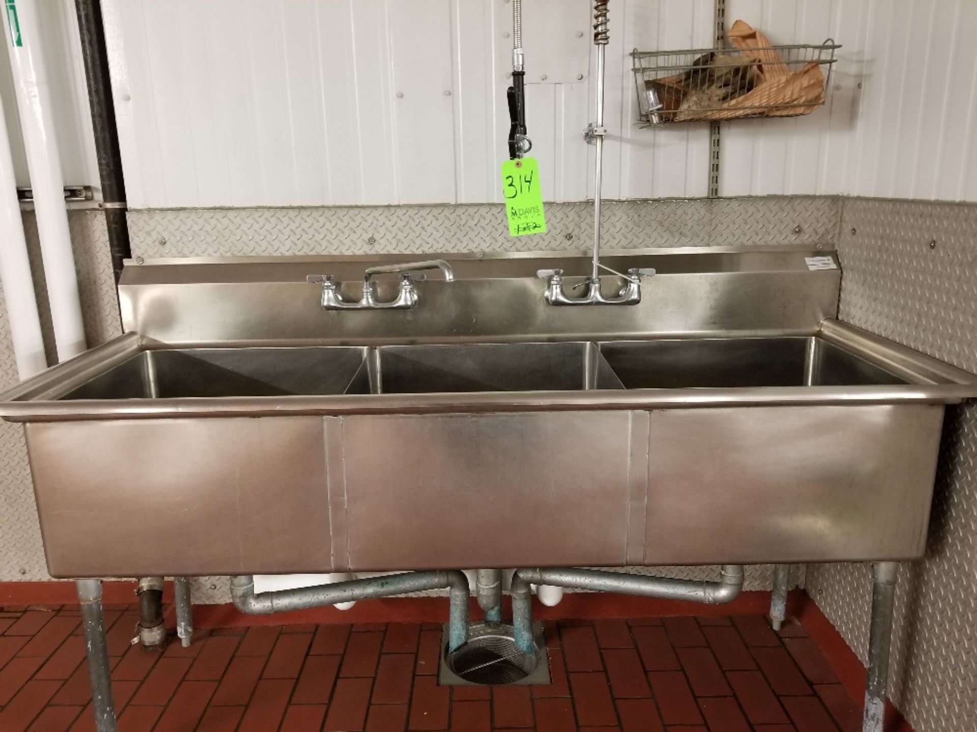 3-Bowl S/S Sinks with (2) Faucets and Sprayer, Overall Dimensions ~6 ft. L x 30" W and ~9 ft. L x