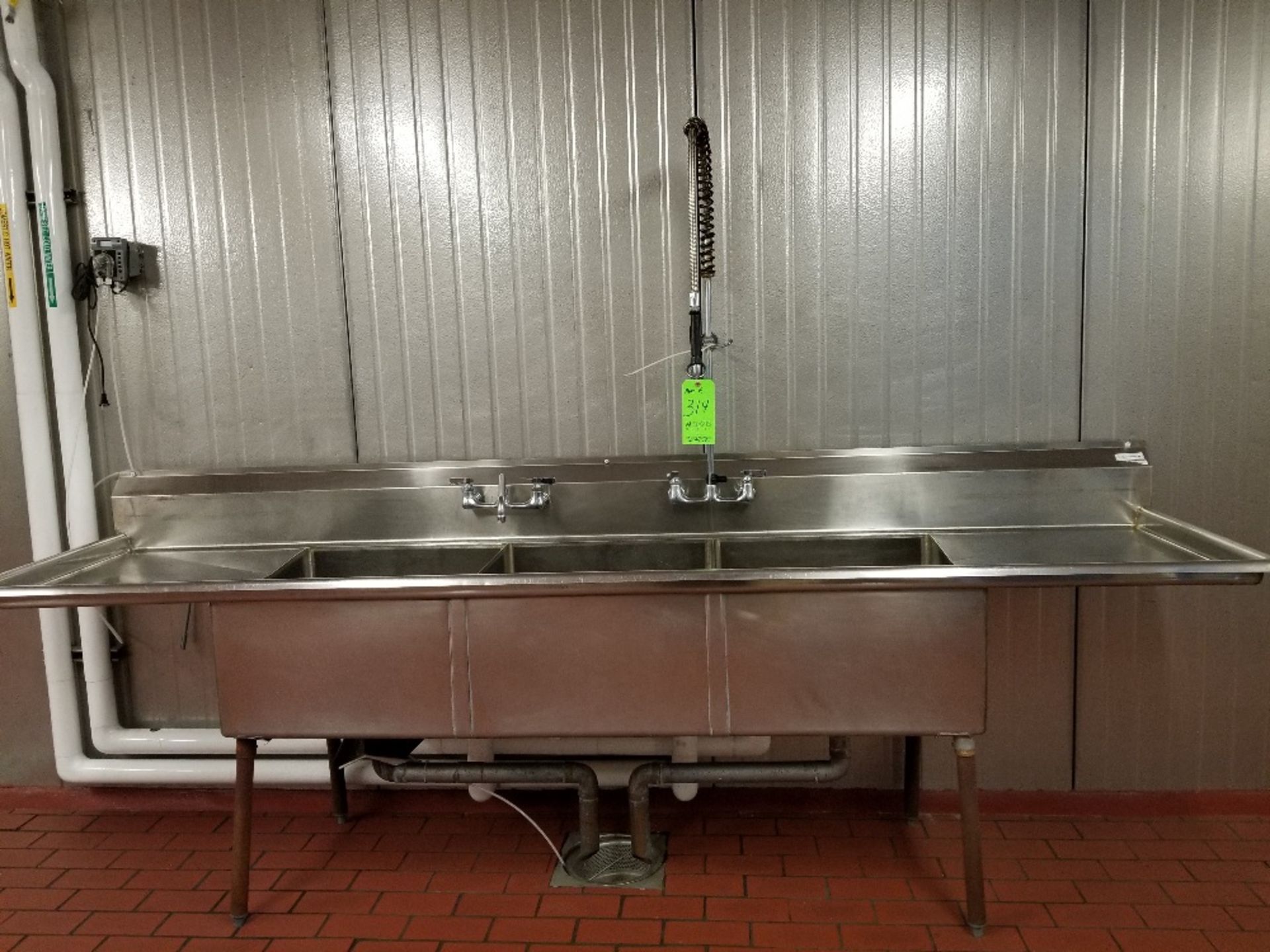 3-Bowl S/S Sinks with (2) Faucets and Sprayer, Overall Dimensions ~6 ft. L x 30" W and ~9 ft. L x - Image 2 of 2