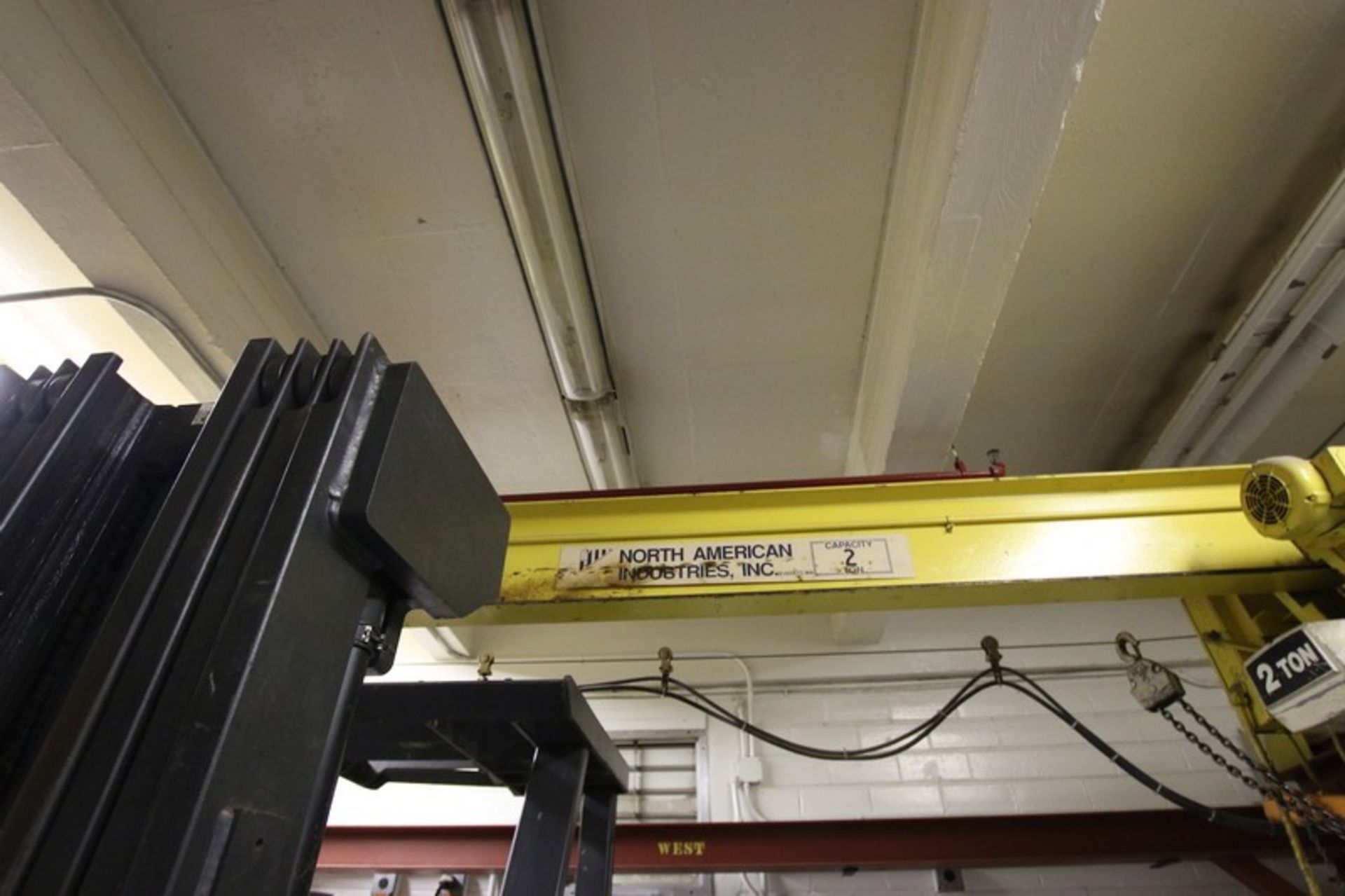 North American Industries Inc. 2-Ton Capacity Crane with Coffing Unit - Image 3 of 3