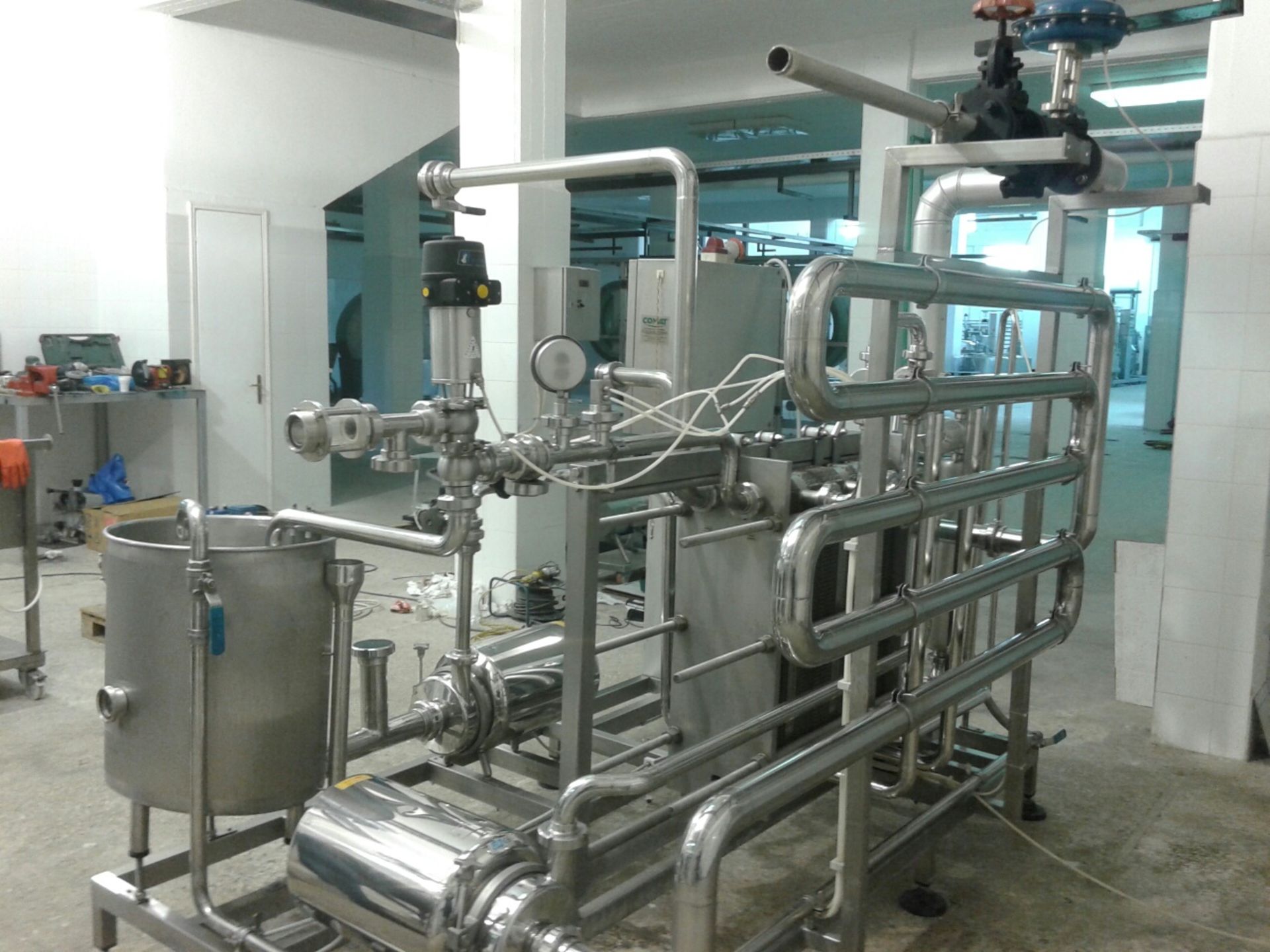 Comat Skid-Mounted Pasteurizer 6000 Ltr Per Hour, Balance Tank, Two Product Pumps, - Image 3 of 5