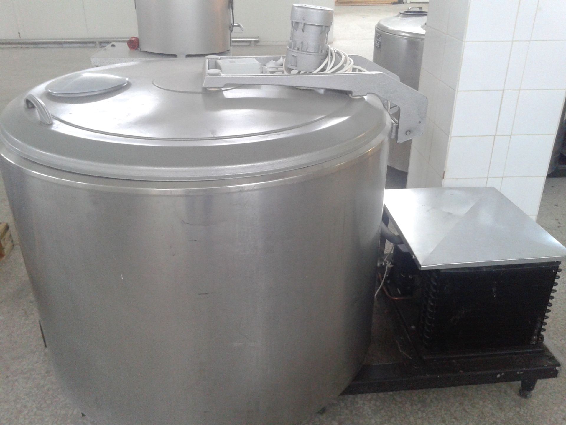 Alfa Laval 520 Liter Milk Cooling Tank, Type 381, Equipped with Top Mount Prop Agitation, On-Board