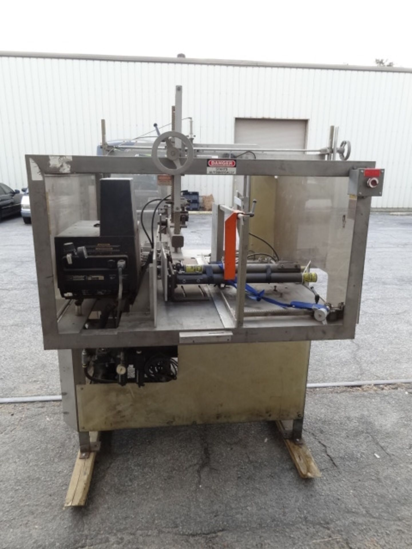 Southern (SPMC) Case Erector, Model # CE-900-STD, S/N 5819, Nordson hot melt glue / AB PLC(Located - Image 2 of 7