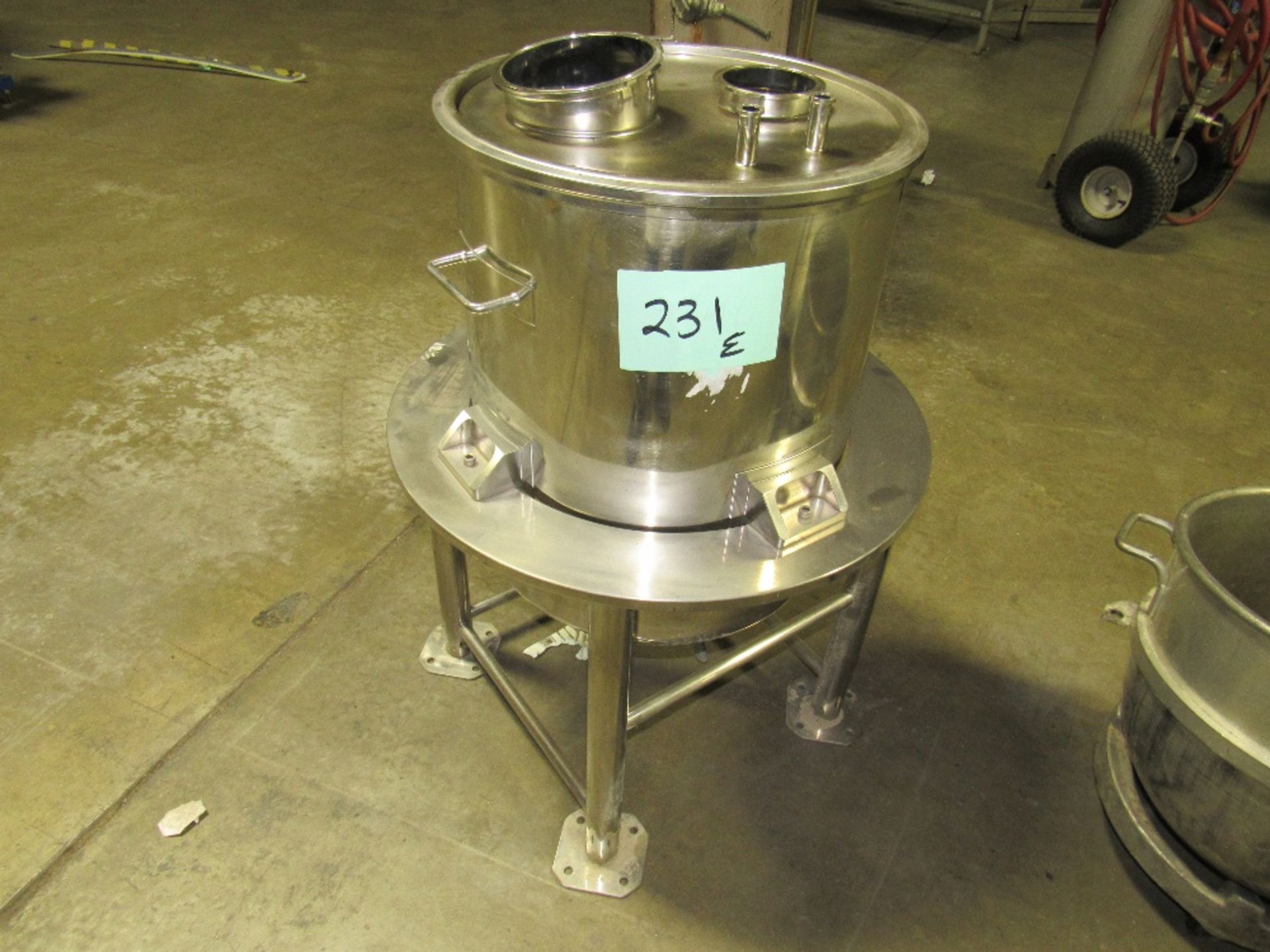 30-Gallon Eagle 304 Staihless Steel Pharma Finish Tank on Custom Base with Clamped on Cover and