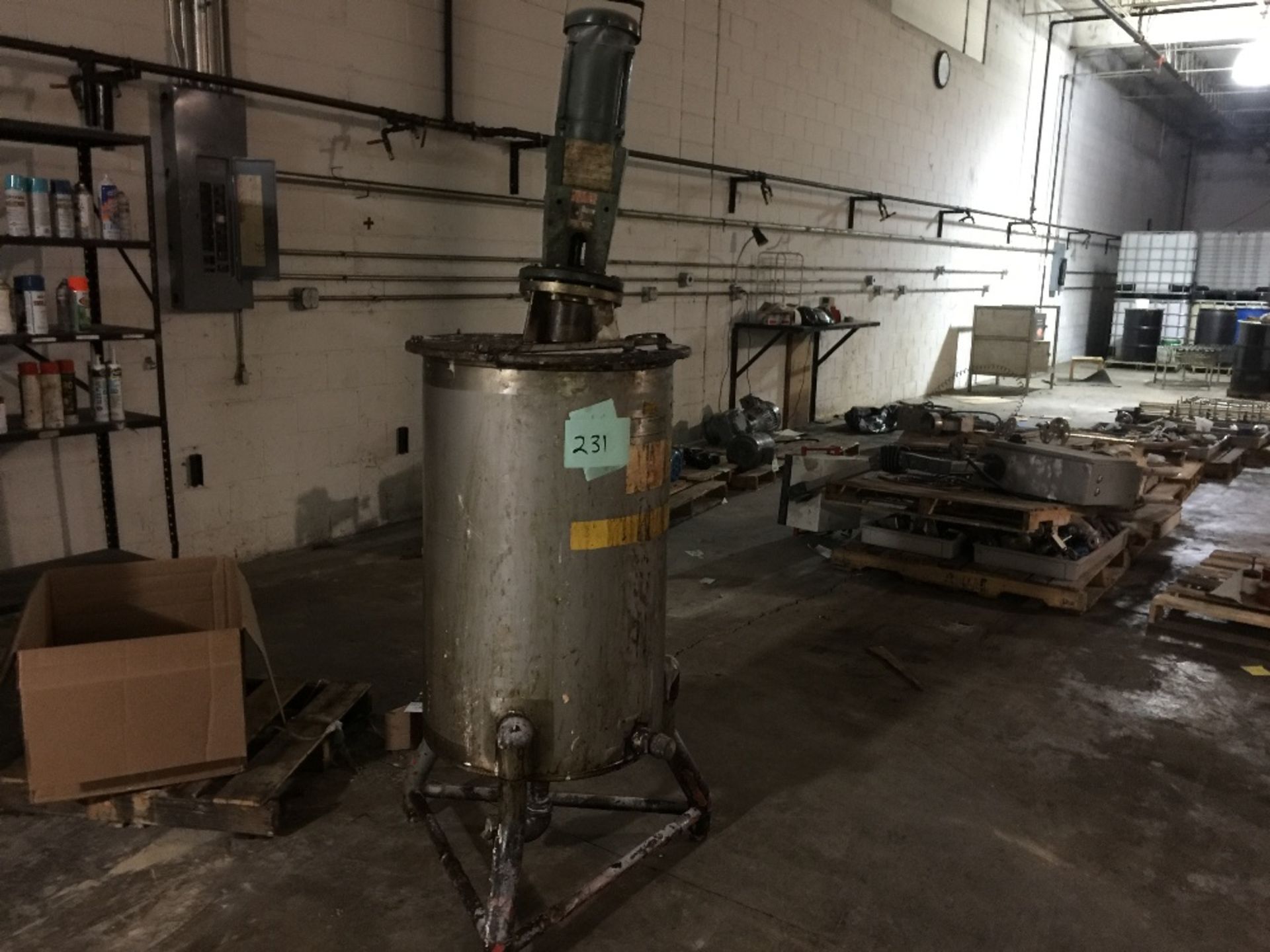 75 Gallon United Utensils Stainless Steek mix tank with lightnin Mixer. Tank will be powered