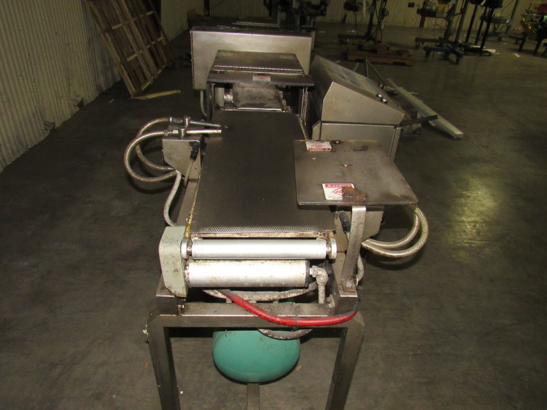 Loma 7000 Staginess Steel Check weigher with built-in 7.5 gallon air tanks and product conveyor - Image 7 of 21