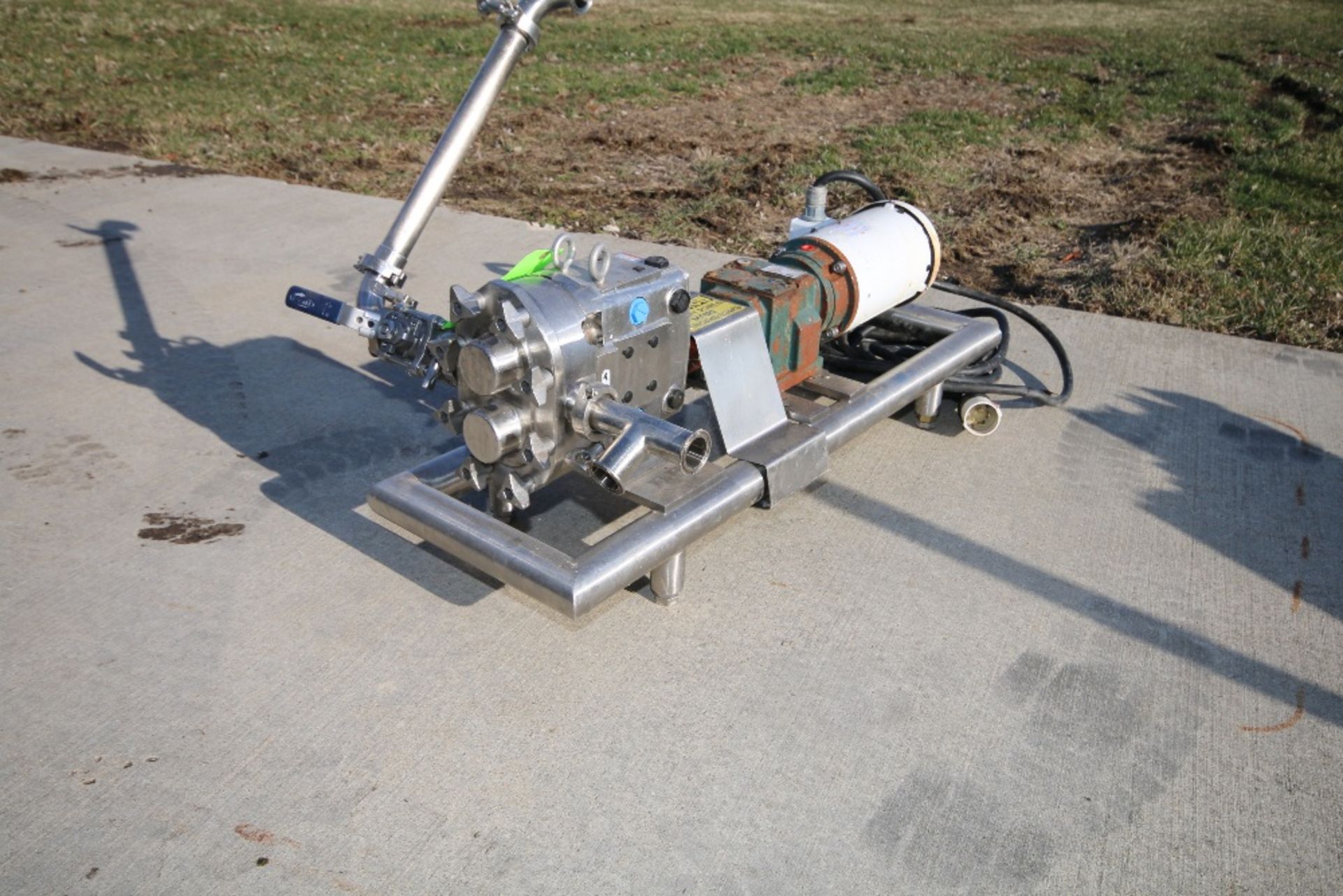 2014 WCB SPX 2 hp Positive Displacement Pump, M/N 030U1, S/N 1000002900739, with 1-1/2" S/S Clamp - Image 2 of 5