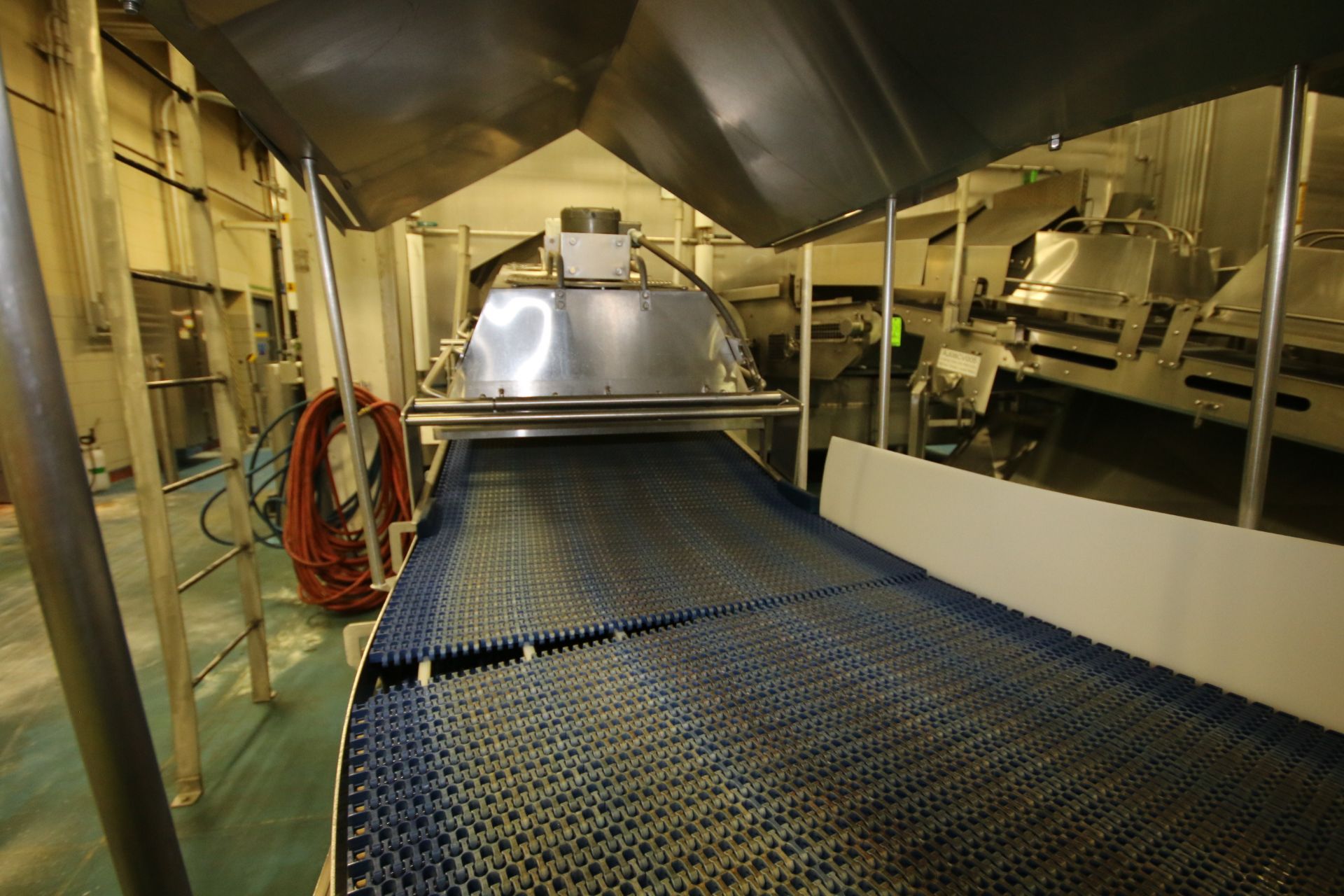 ~17 ft. L S/S Discharge Conveyor with 32" W Intralox Belt, Incline, (2) Cryo-Jet Cooler Freezer - Image 4 of 5